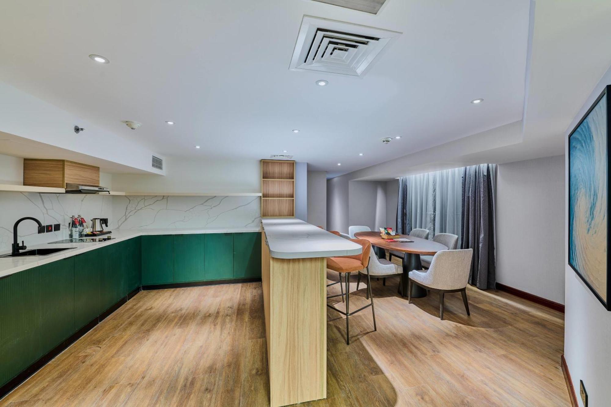 One-Bedroom Penthouse King Suite City View