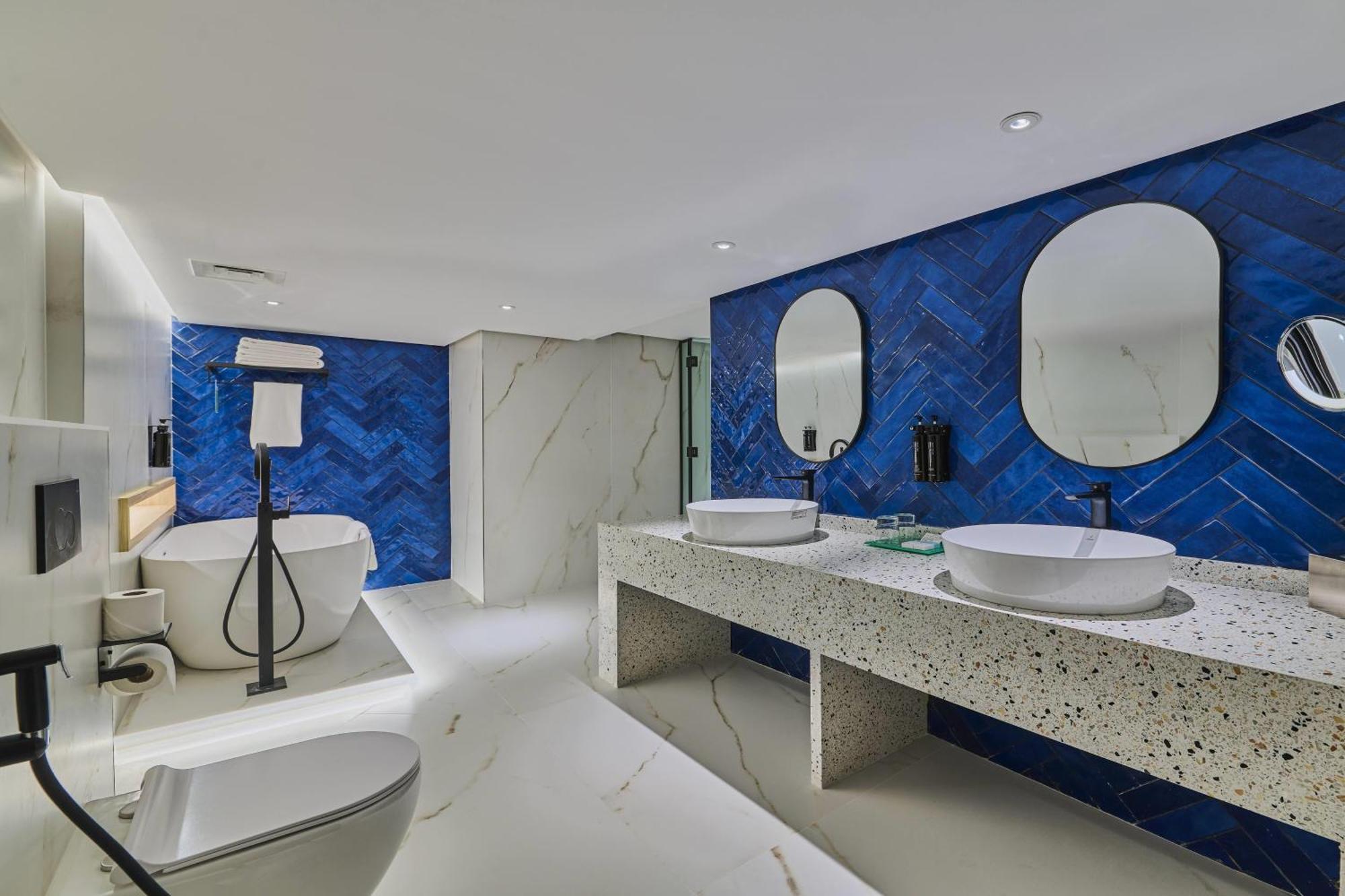 One-Bedroom Penthouse King Suite City View