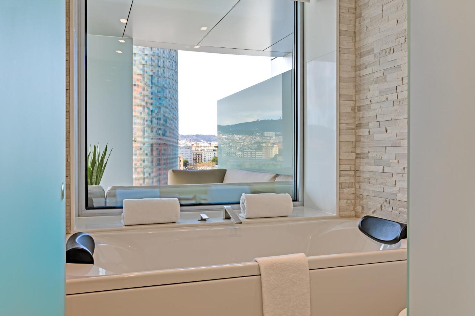Apartament typu Deluxe Suite z wanną z hydromasażem