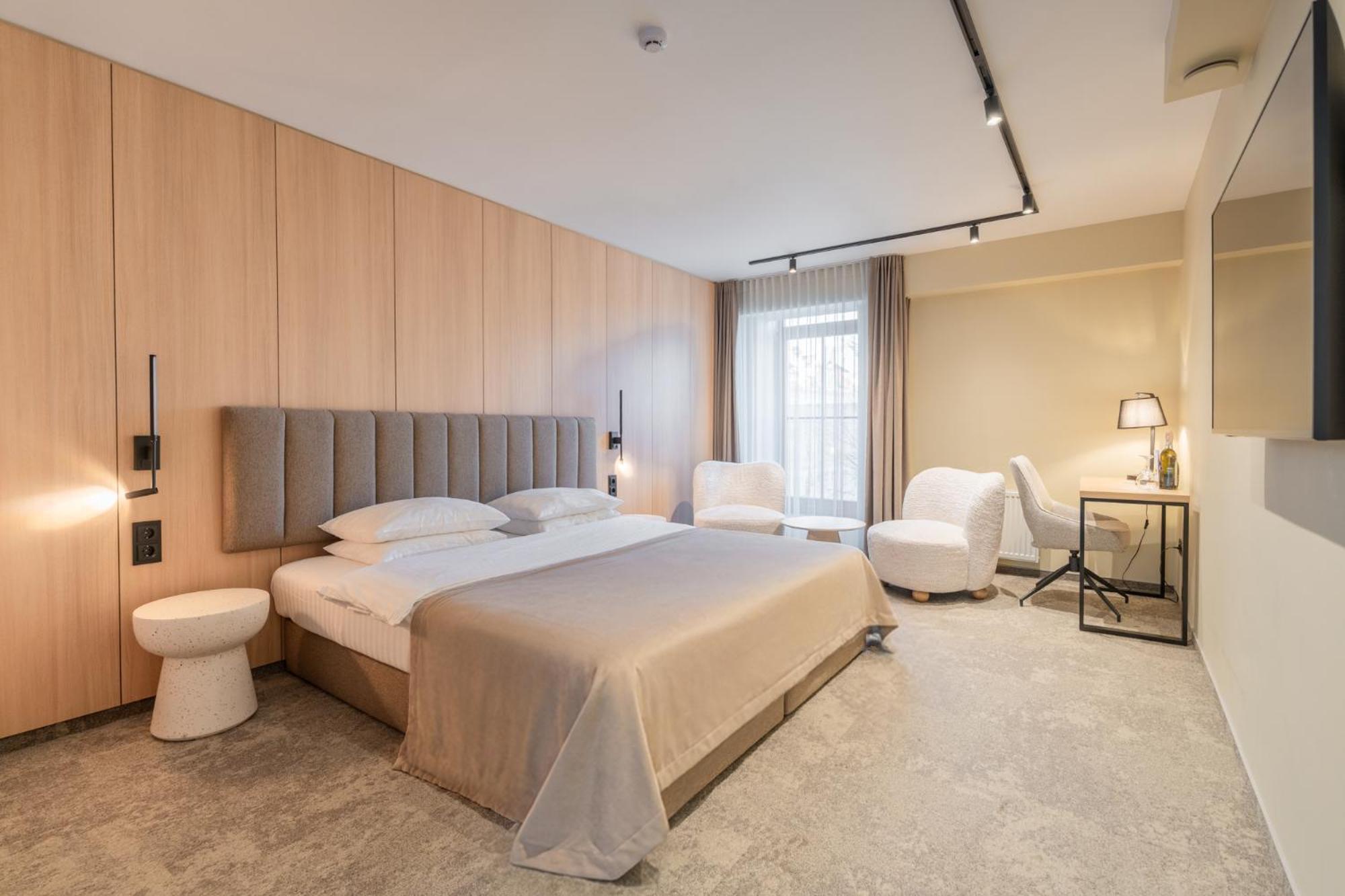 Deluxe Double or Twin Room