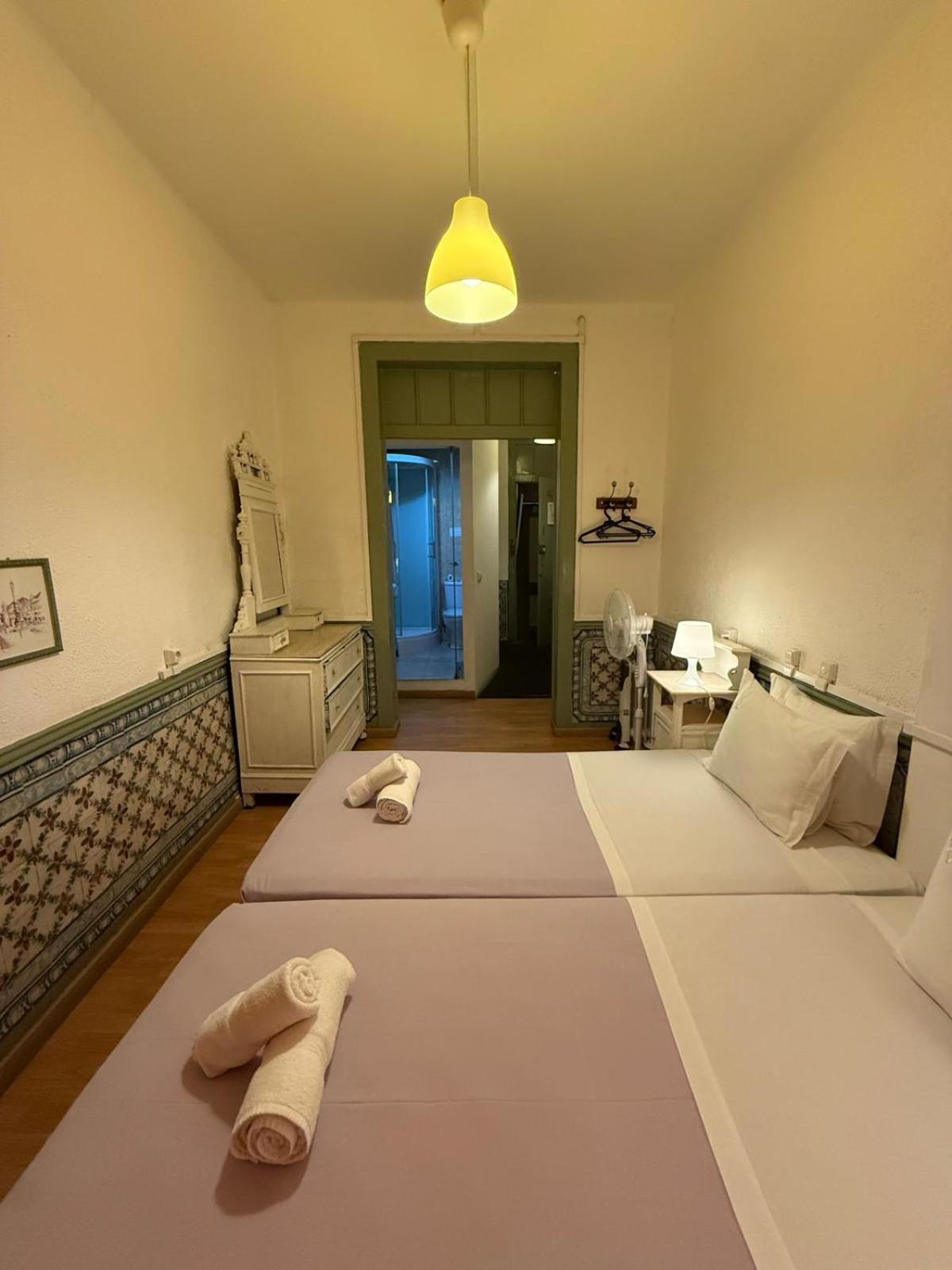 Double or Twin Room Private Bathroom