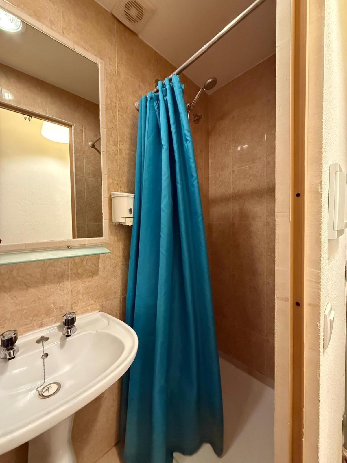 Double or Twin Room Private Bathroom