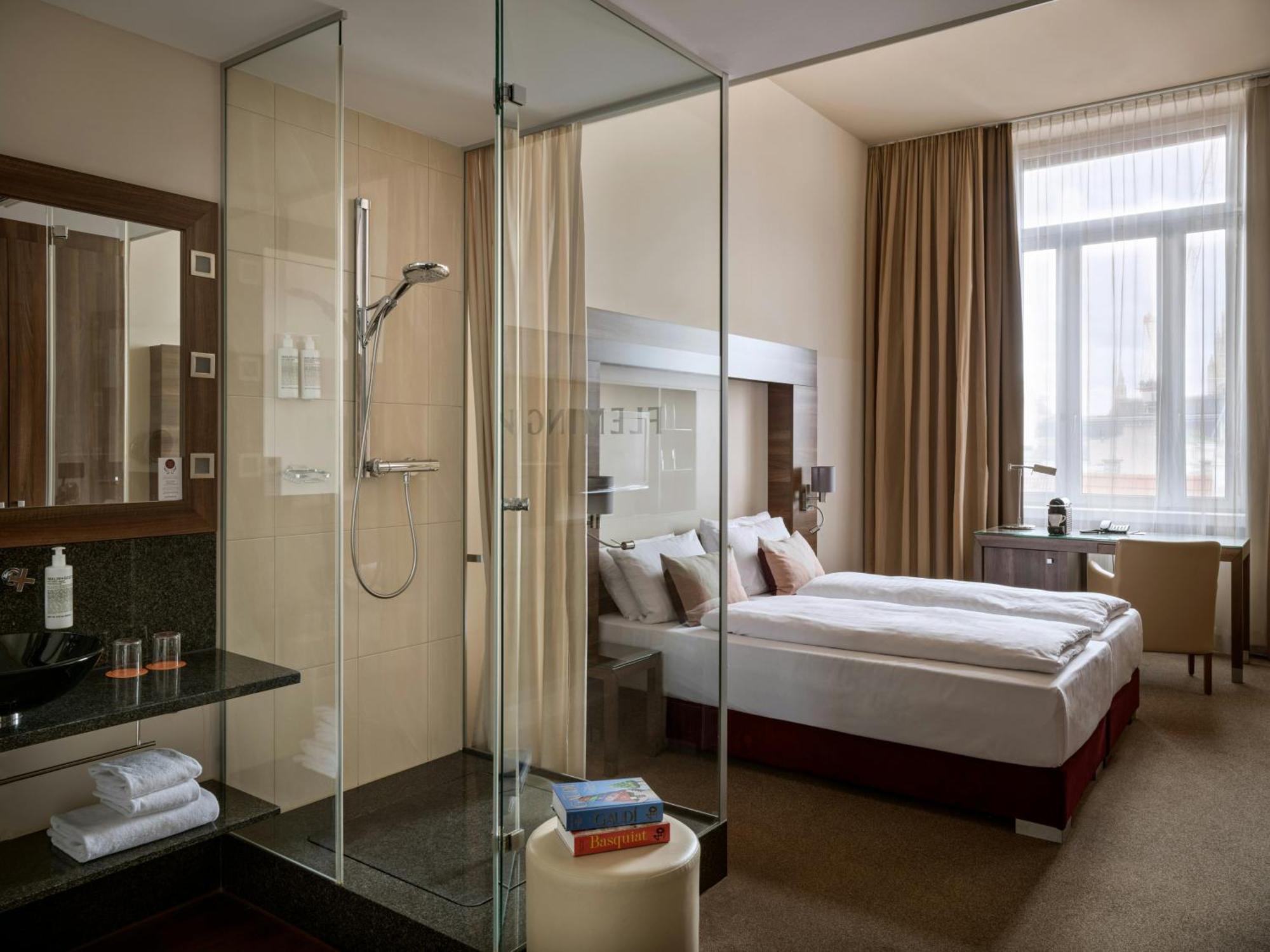Superior Plus King Room City View