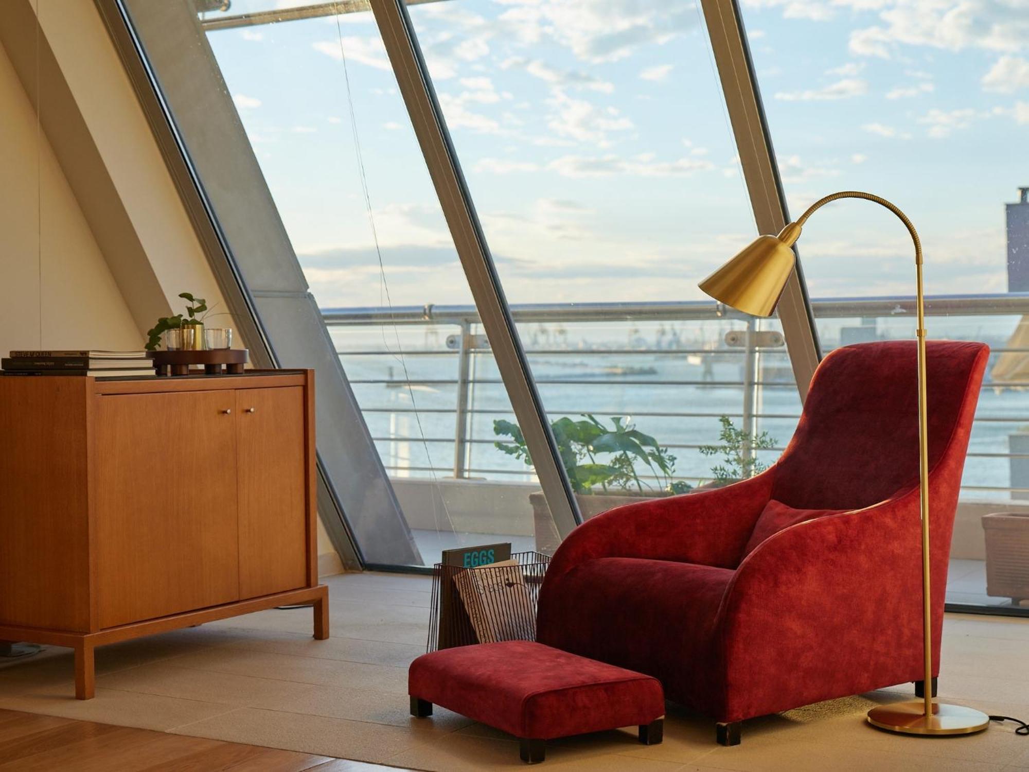 Senior Suite Front Sea View