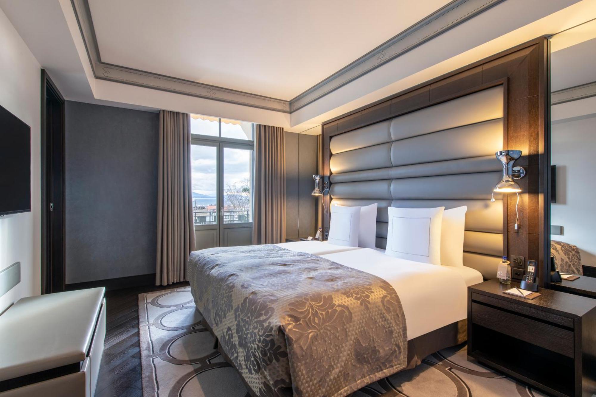 Savoy Executive Suite Lake View