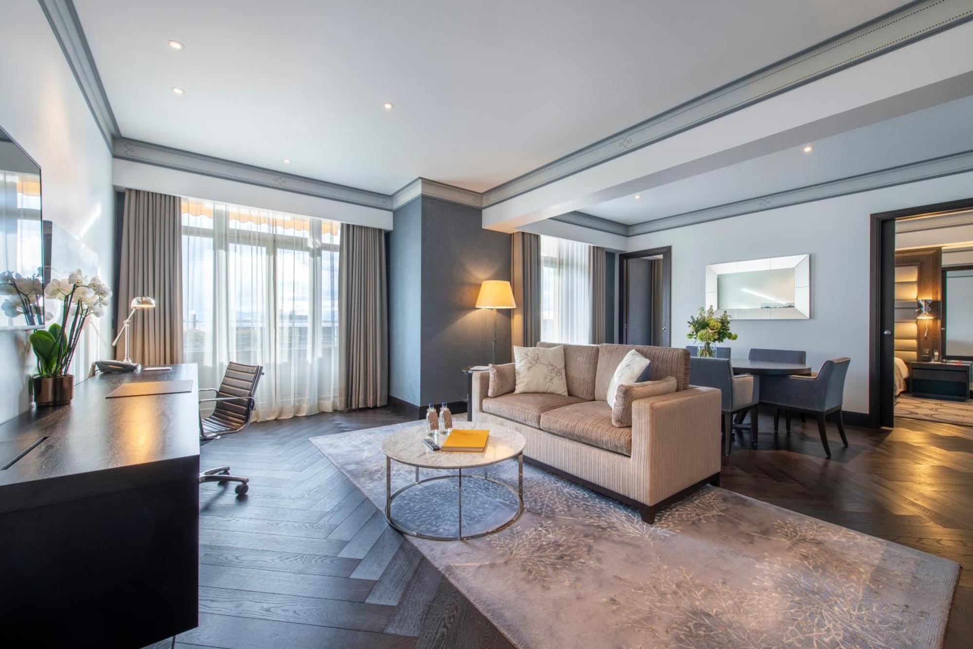Savoy Executive Suite Lake View