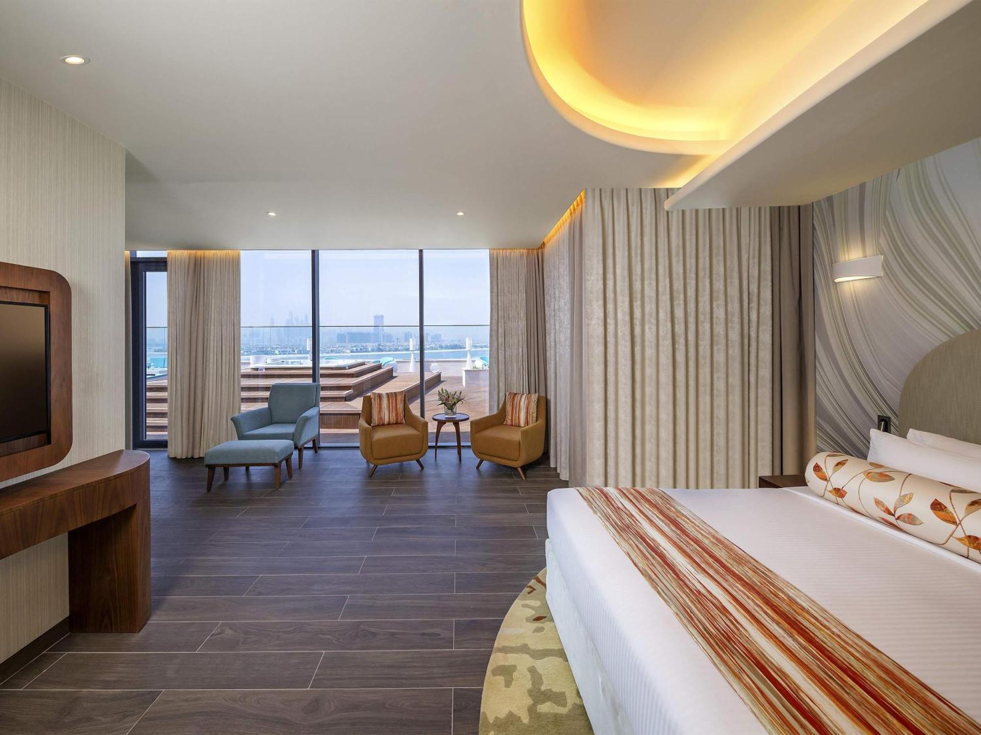 Penthouse King Suite Rooftop Terrace Palm Sea View Club Lounge or Beach Access