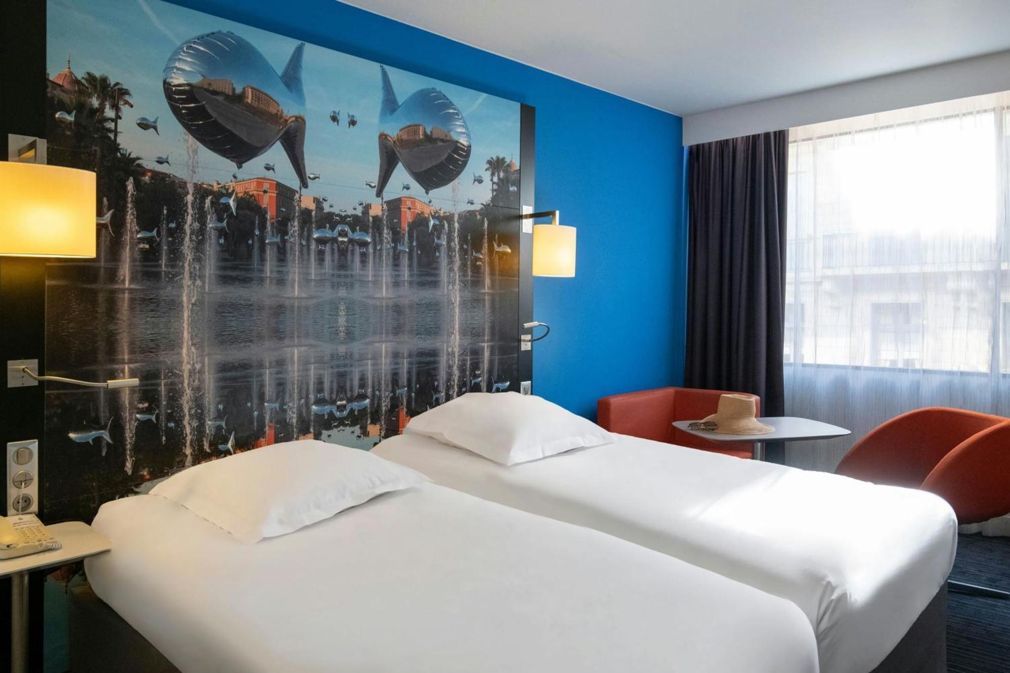 Classic Twin Room City View
