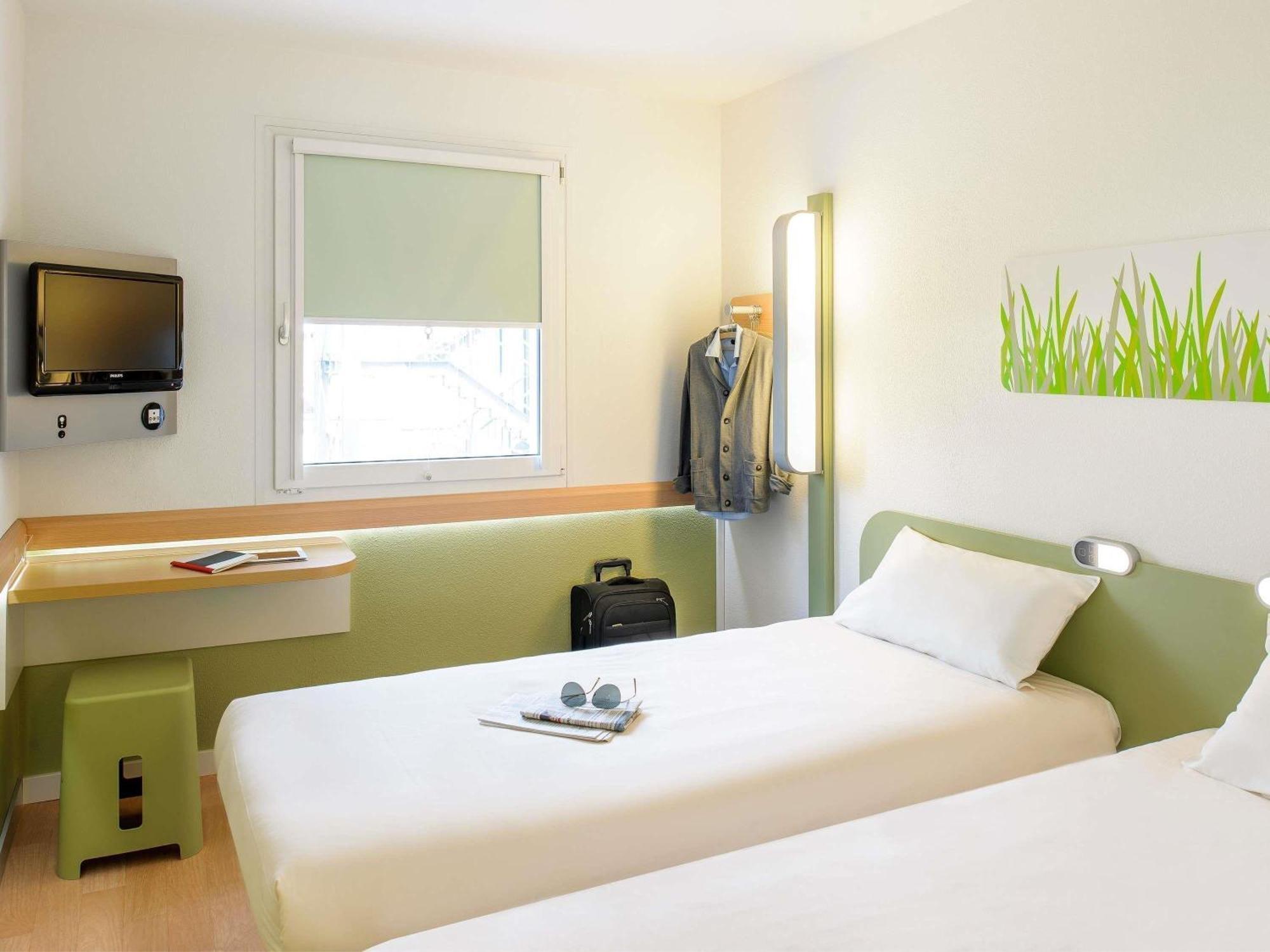 Standard Room 2 Single Beds