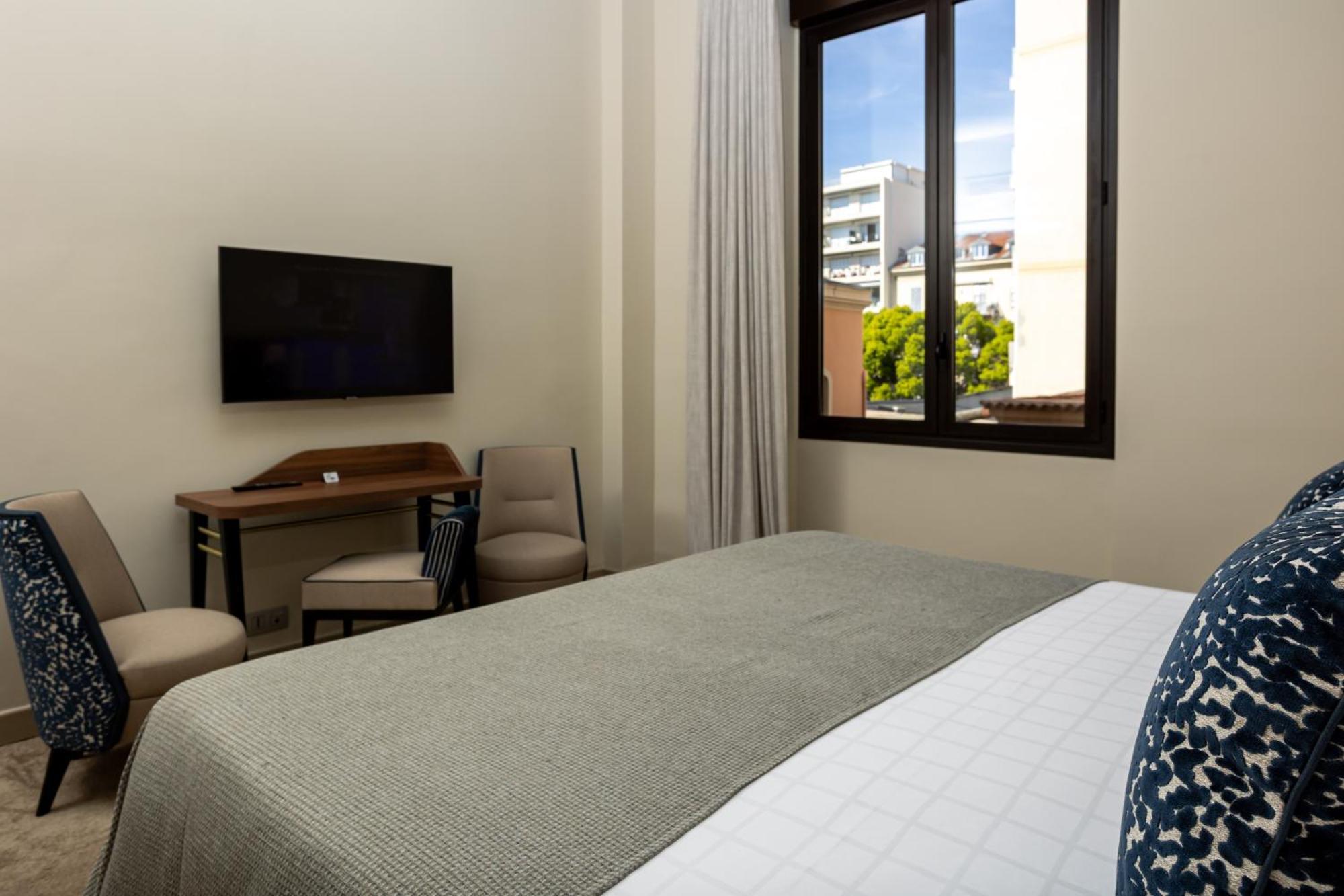 Superior Room City View