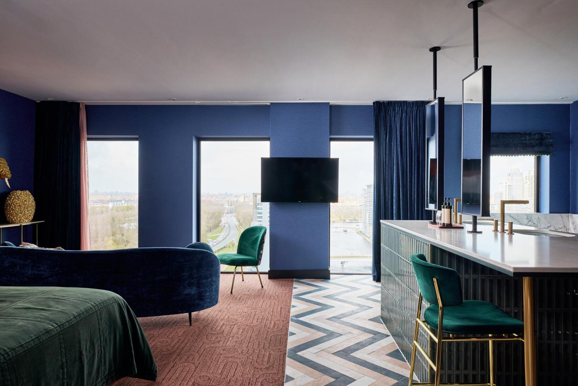 Penthouse Suite North