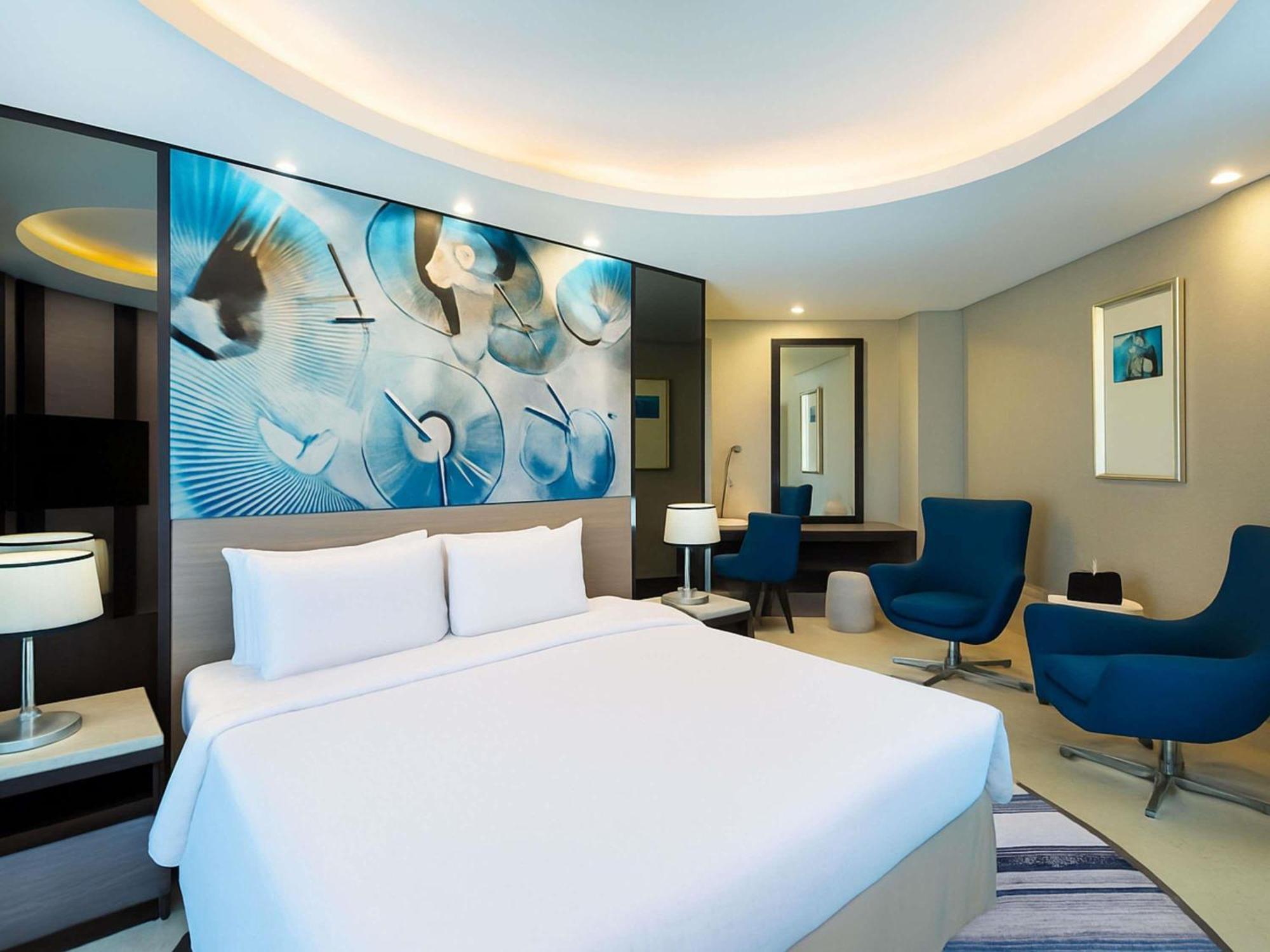 Executive Suite One King