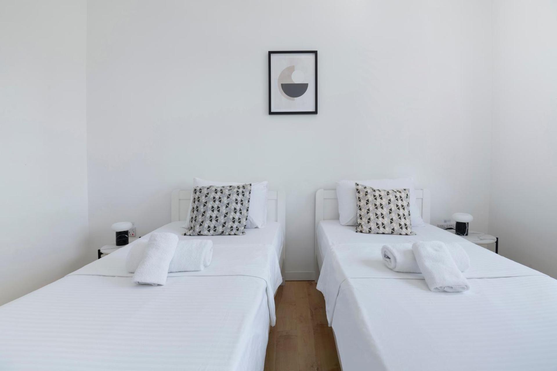 Two-Bedroom Apartment City View