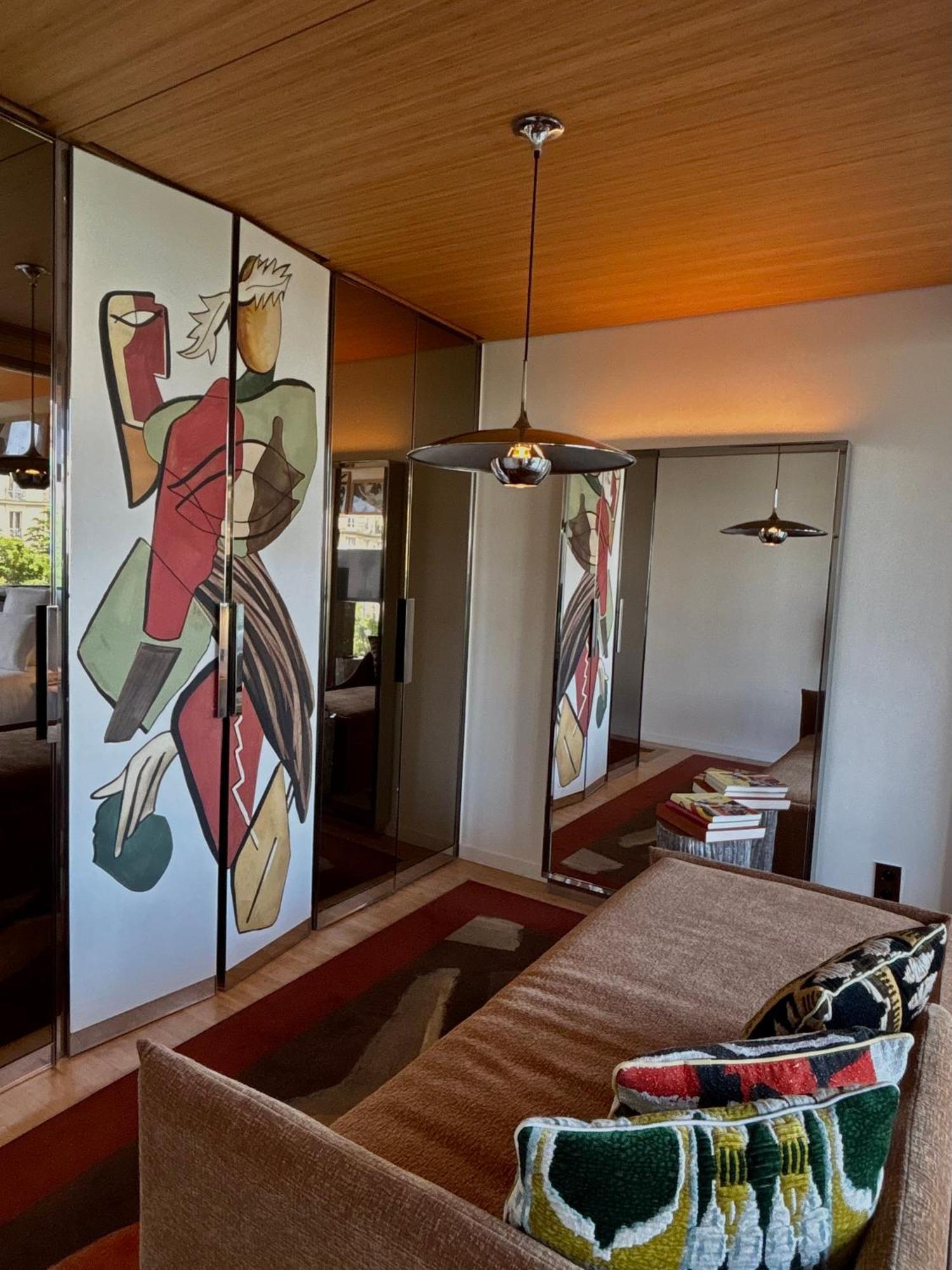 Prestige Room
