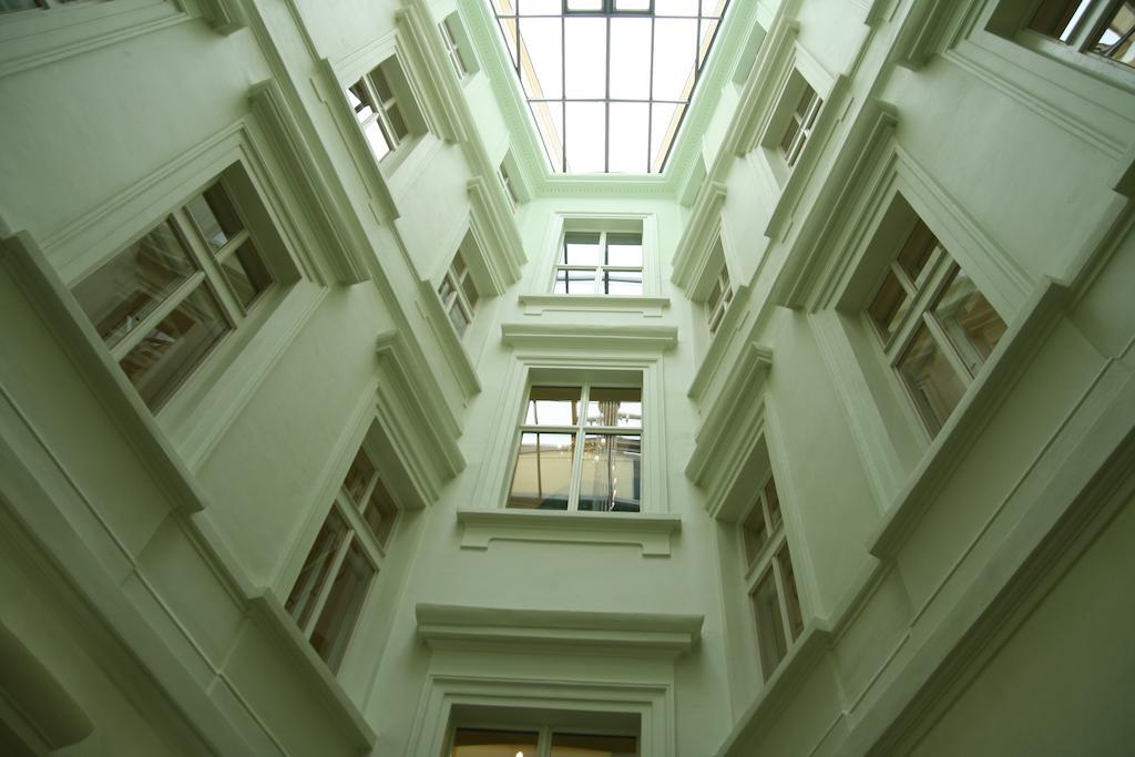 Pokój Dwuosobowy typu Standard z widokiem na atrium