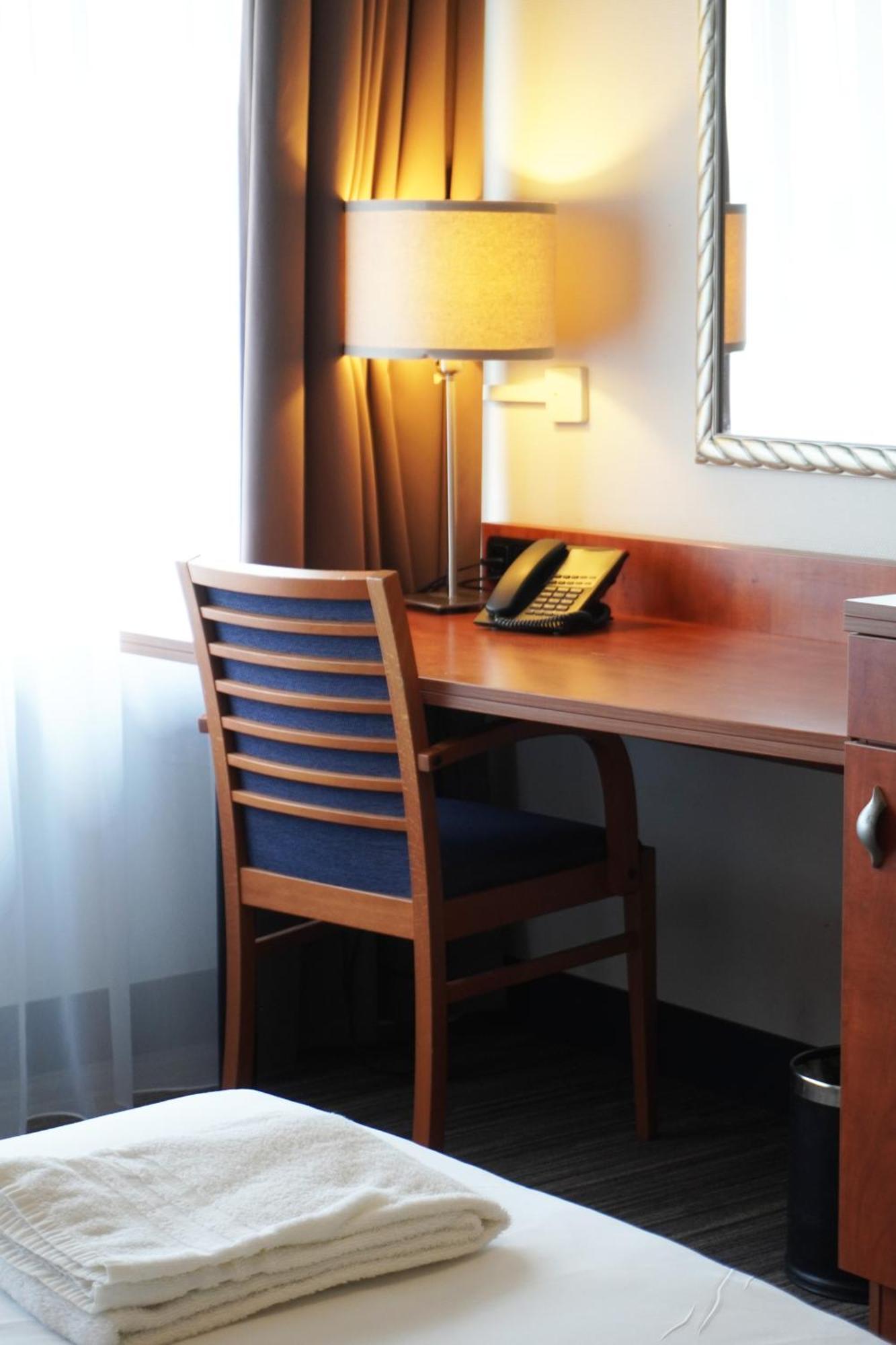 Twin Room,1771483950:JPEG
