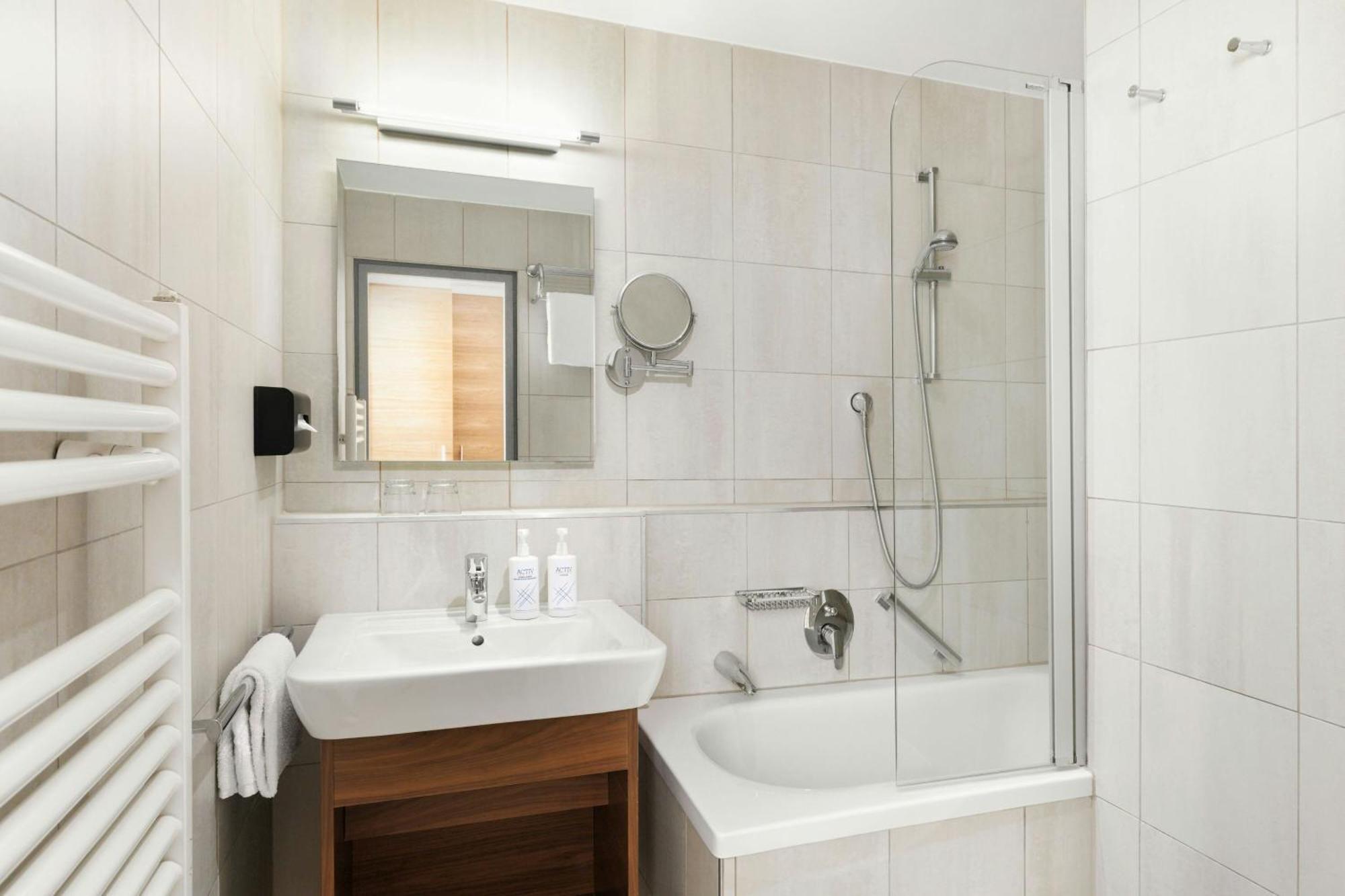 Standard Queen Guest Room