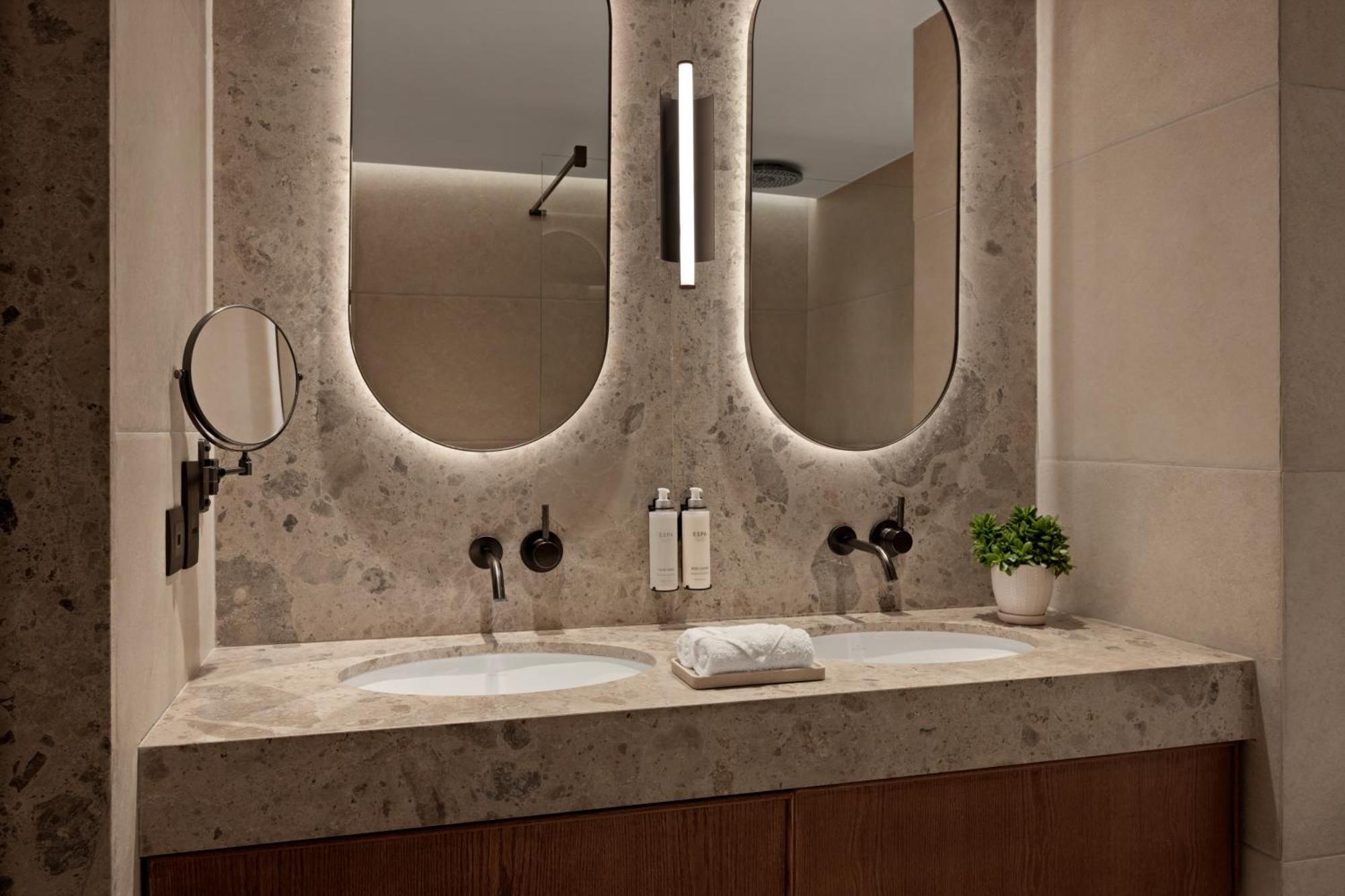 Garden Villa Suite up to 119 yo