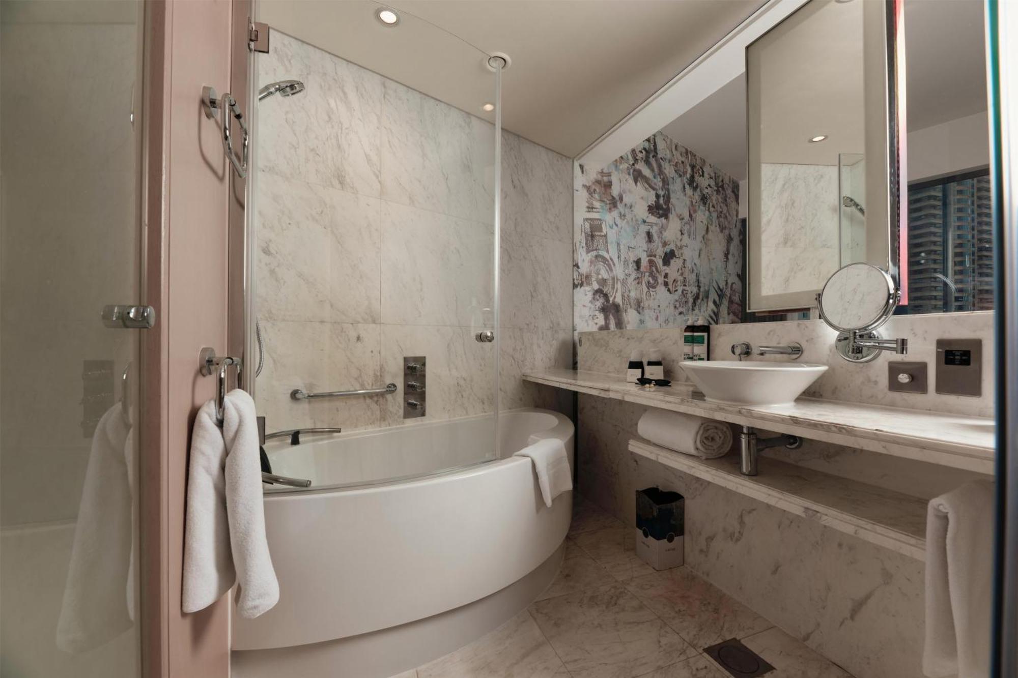 Executive Hip Room