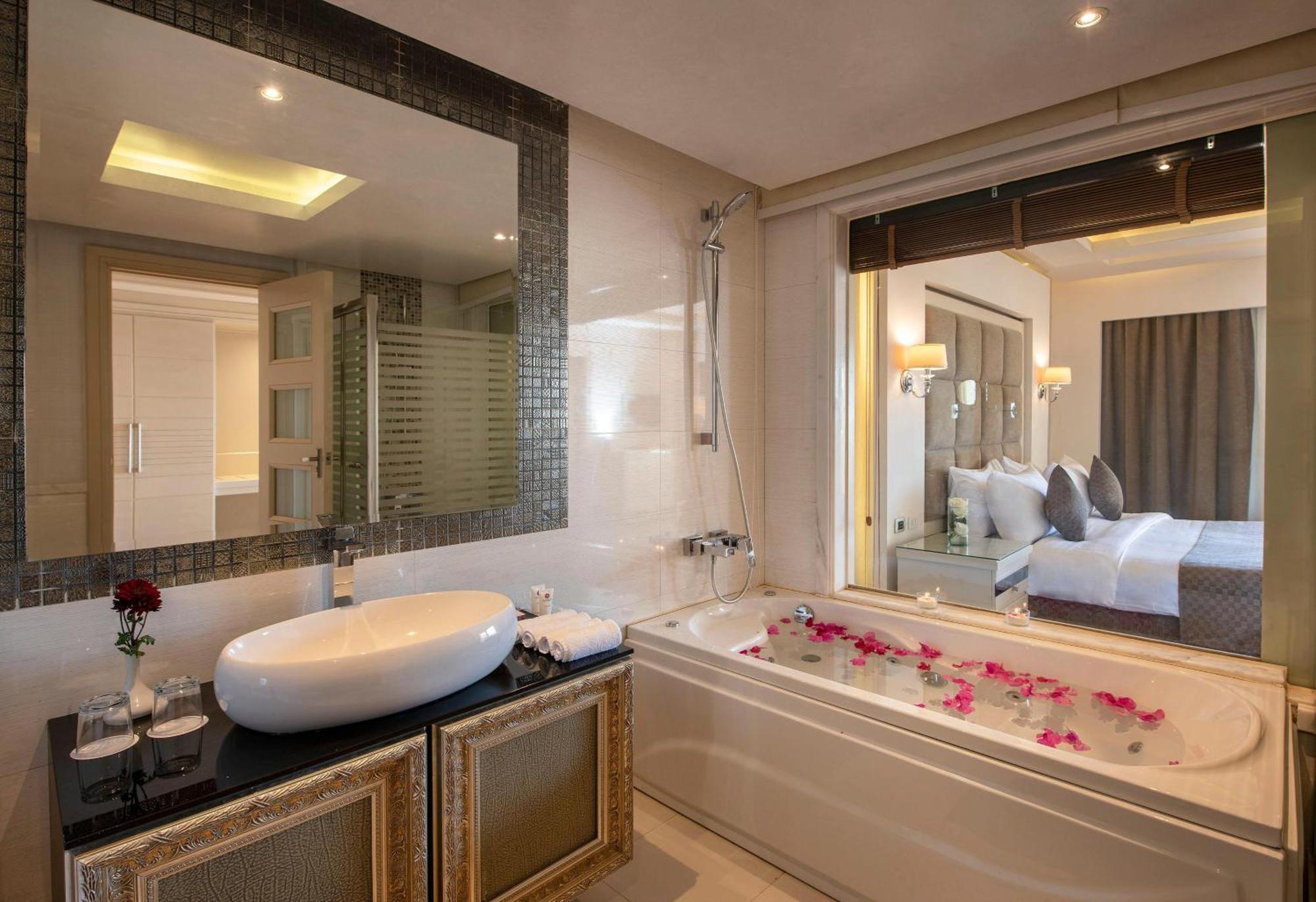 Deluxe Junior Suite Beach Front