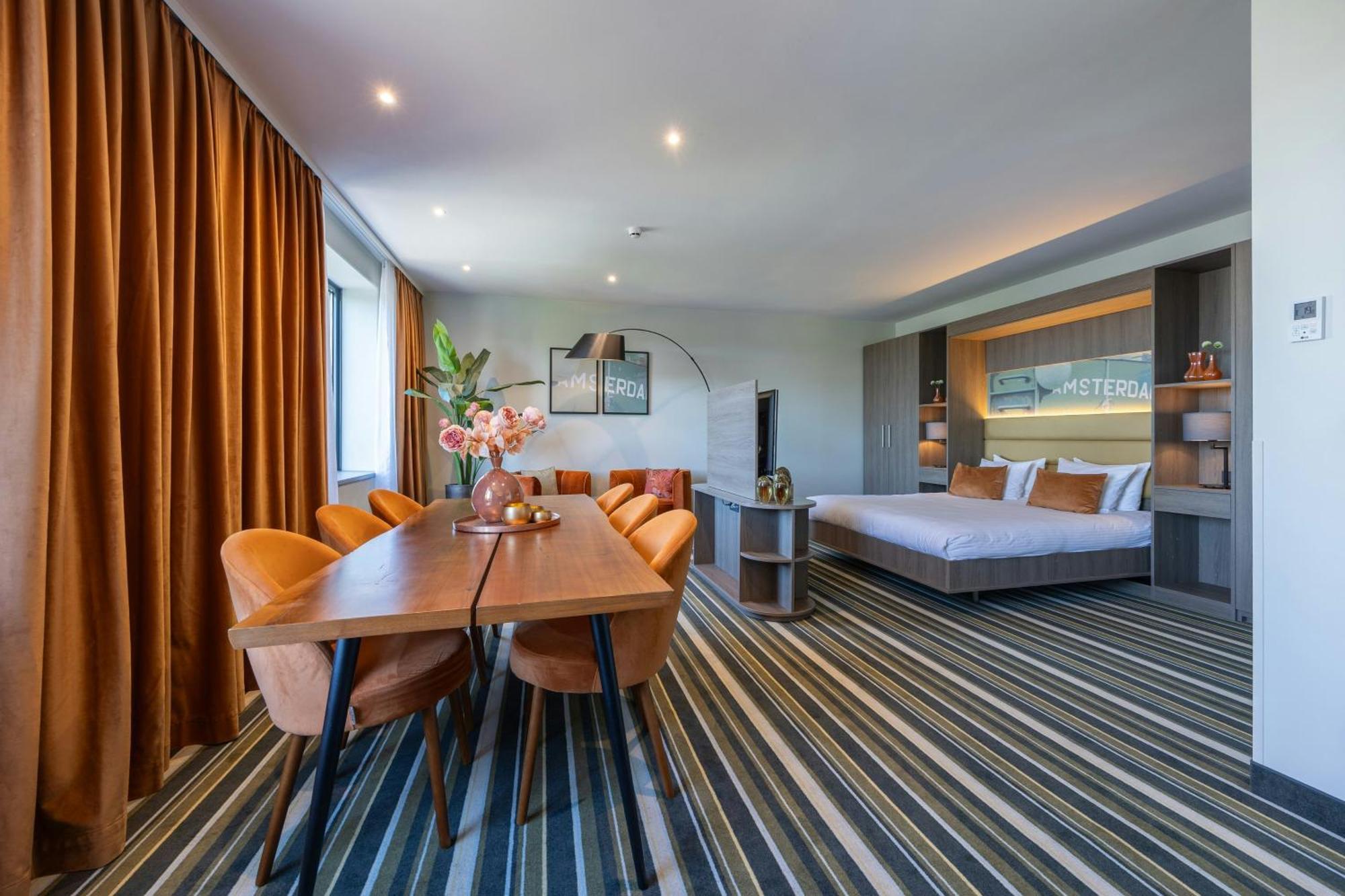 Suite 1 King Bed 1 Queen Bed
