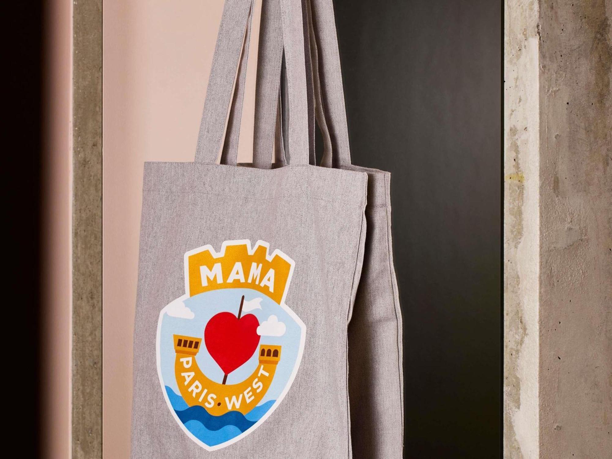 Medium Mama Double Accessible