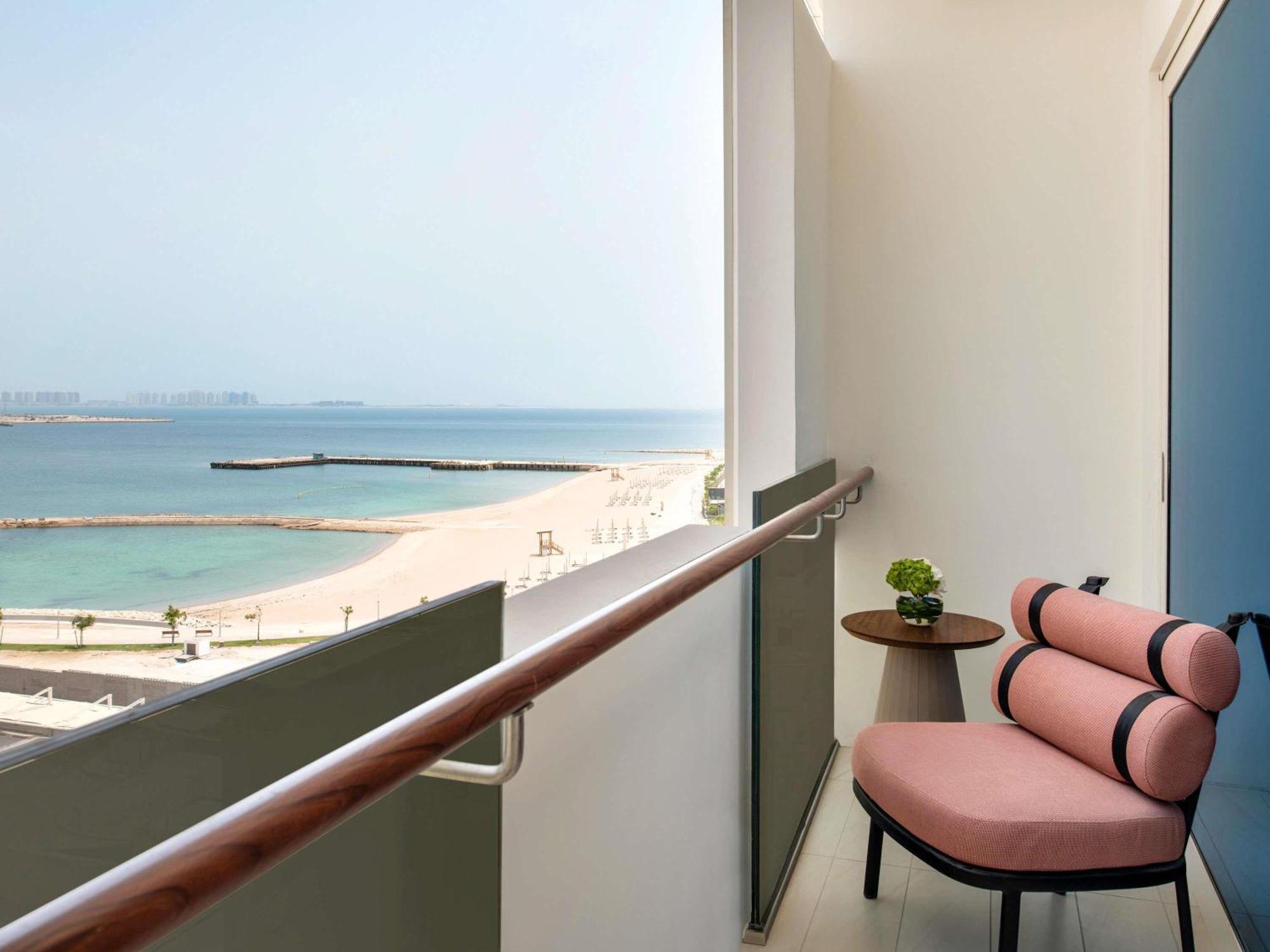 One Bedroom Premium Suite Sea View