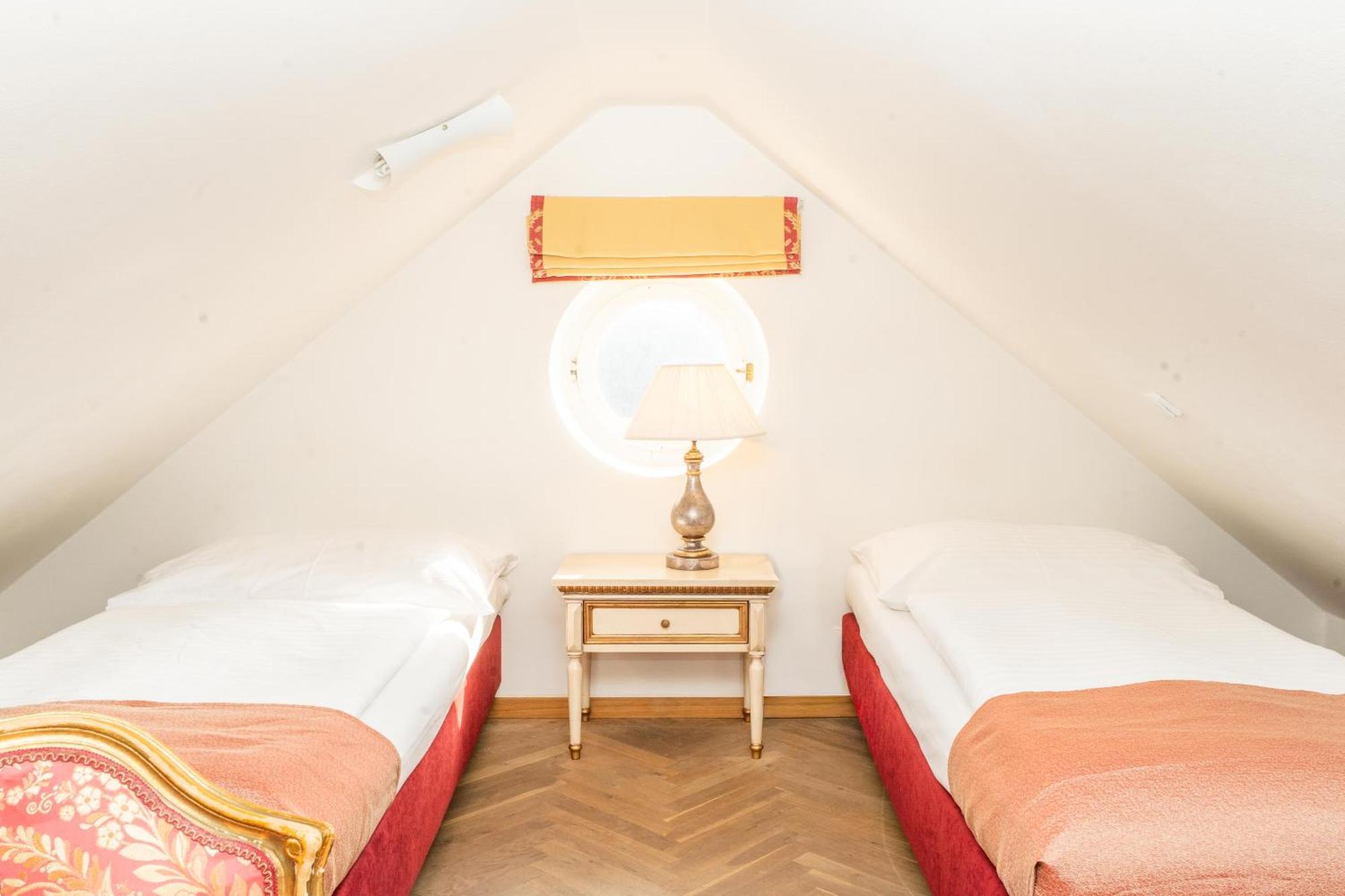 Apartament dwupoziomowy z widokiem na miasto