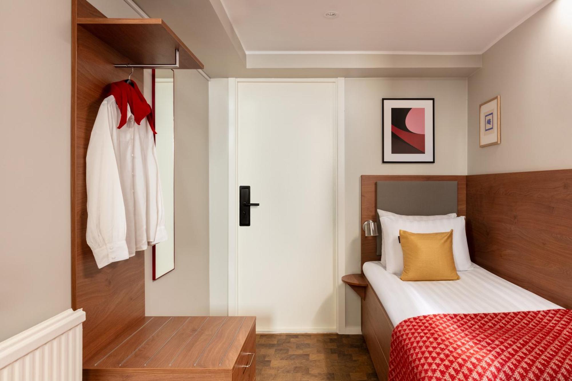 Compact Room Single Windowless