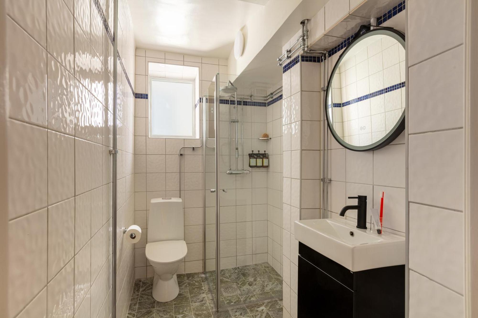 Compact Room Single Windowless