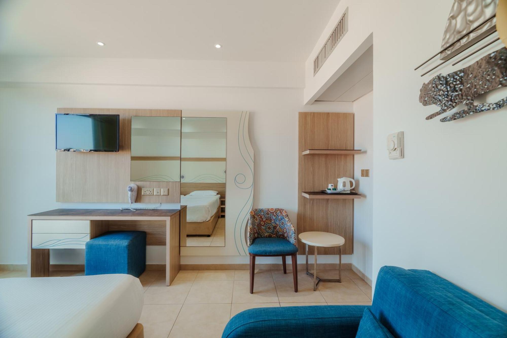 Superior Double or Twin Room Sea View