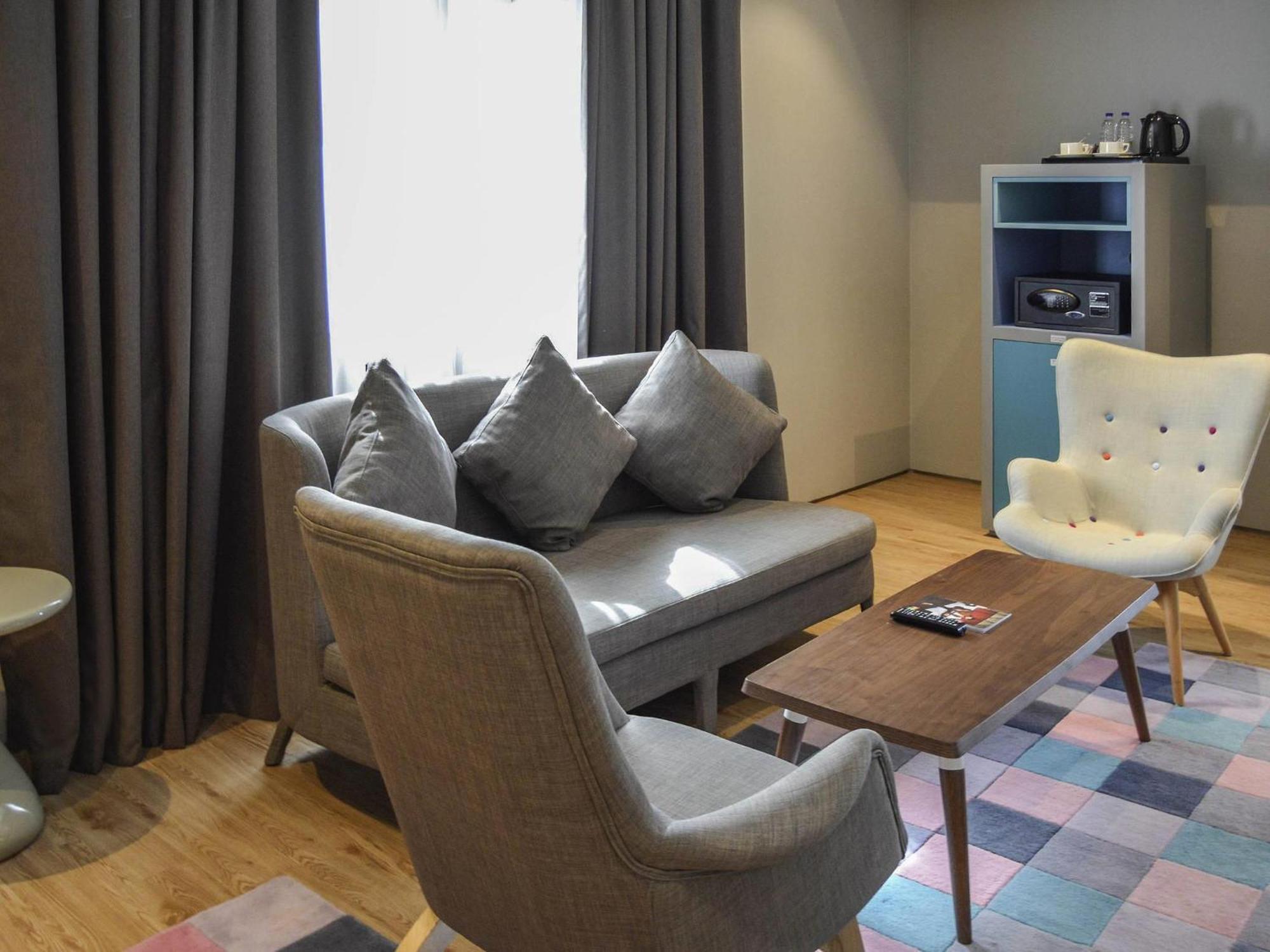 Double Suite a Living Room