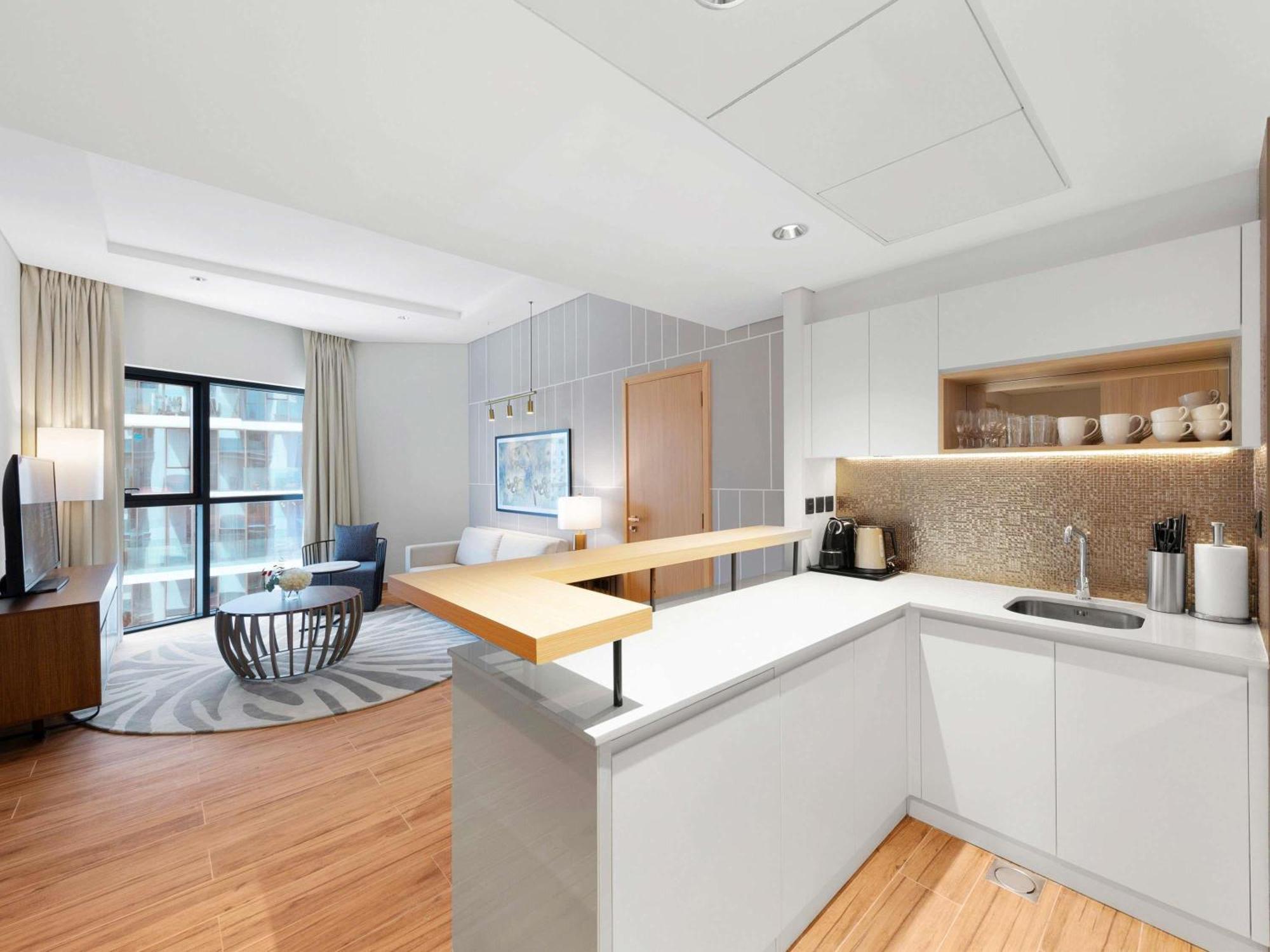 One Bedroom Apartment Private Beach Access