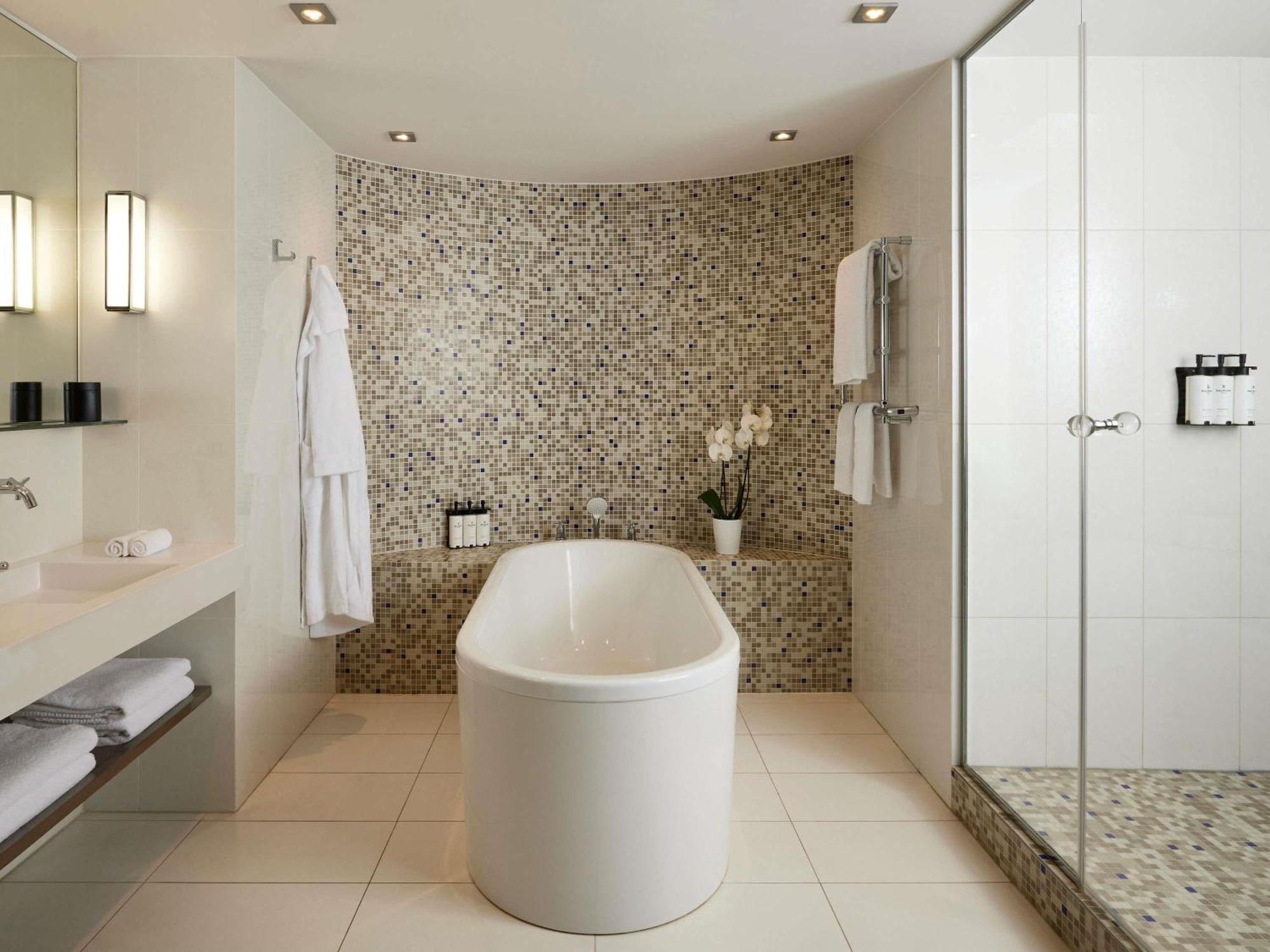 Premium Junior King Suite