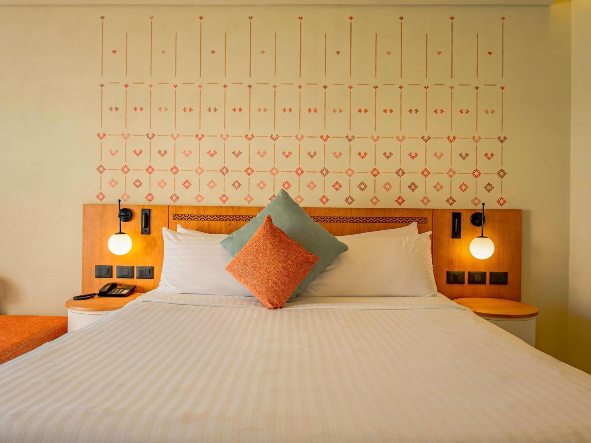 Superior King Room Garden View Beach Side