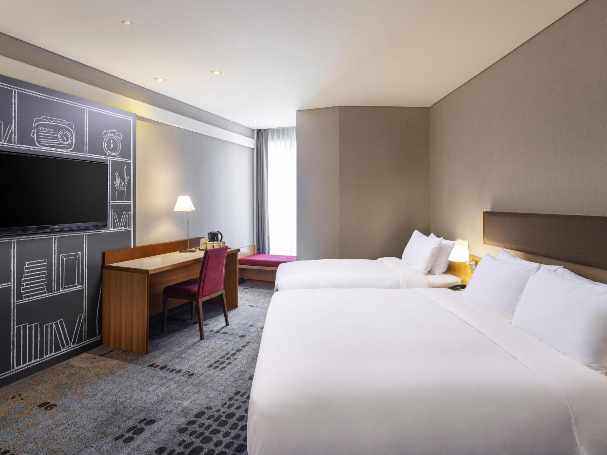 Junior Suite One Double Bed One Single Bed