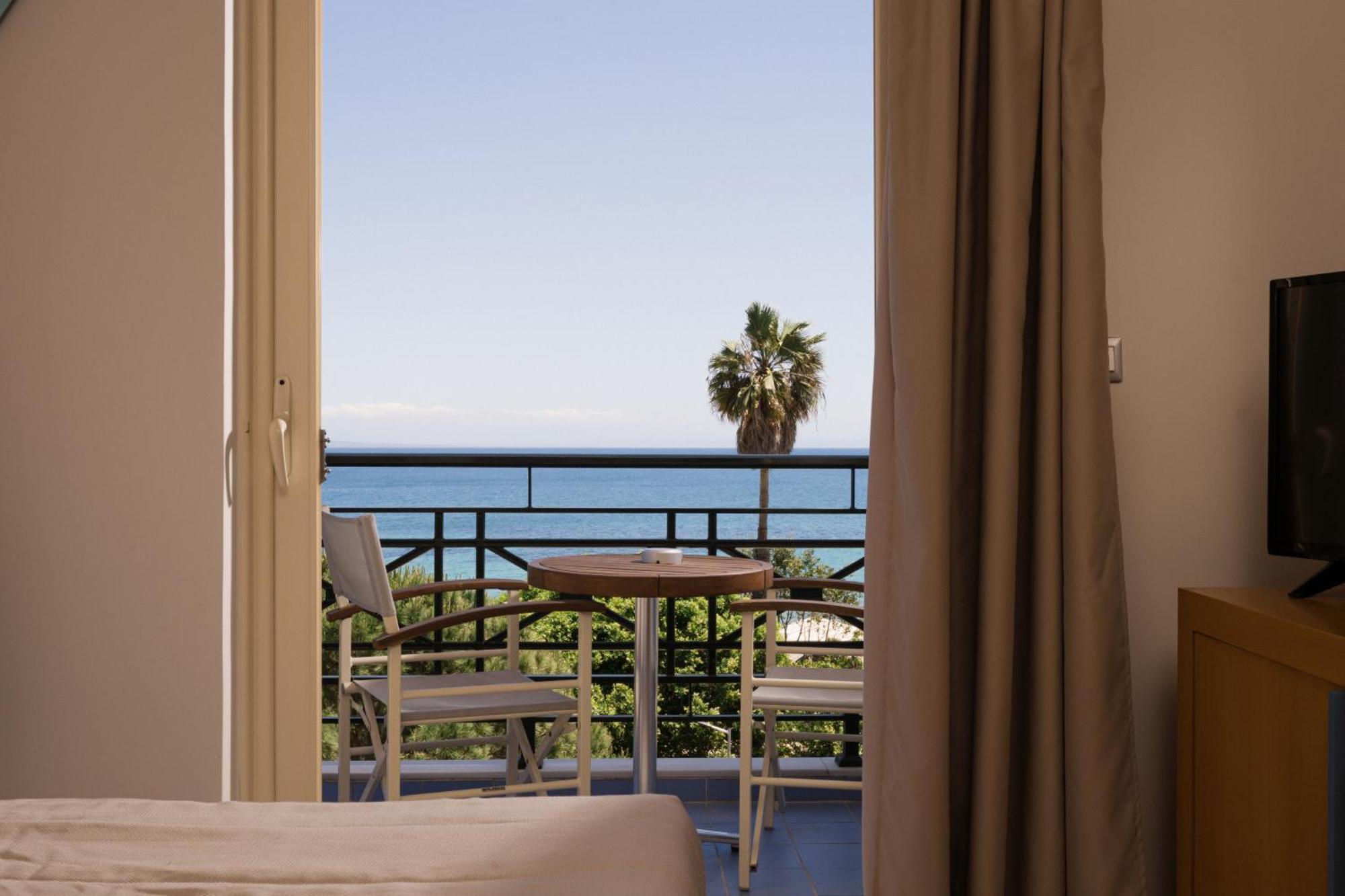 Double or Twin Room Sea View