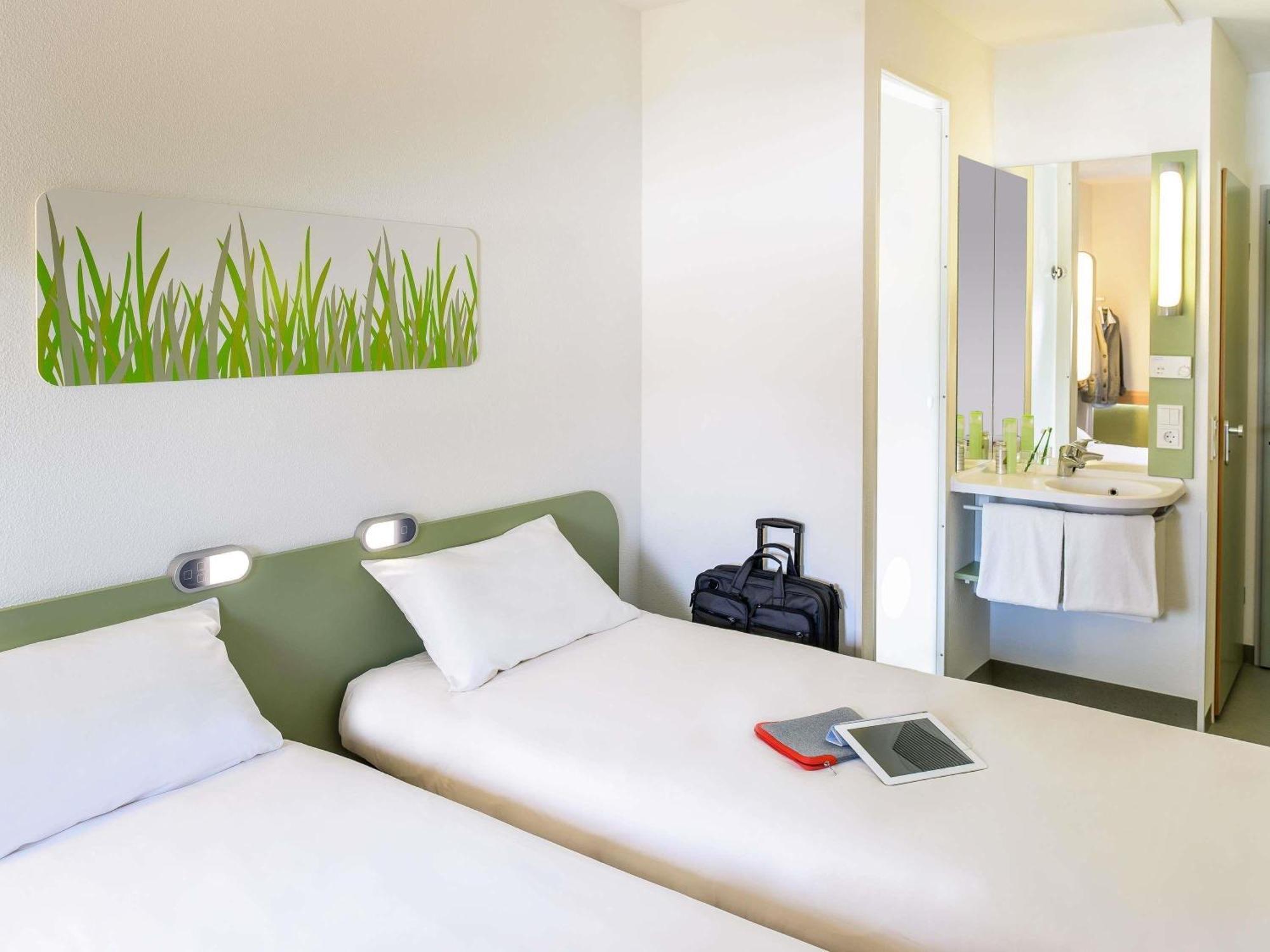 Standard Room 2 Single Beds