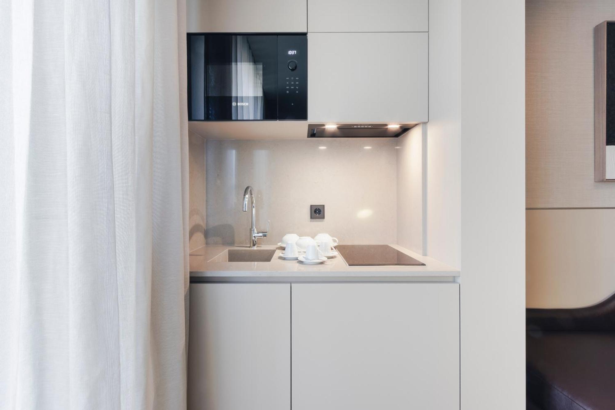 Duplex Suite Kitchenette