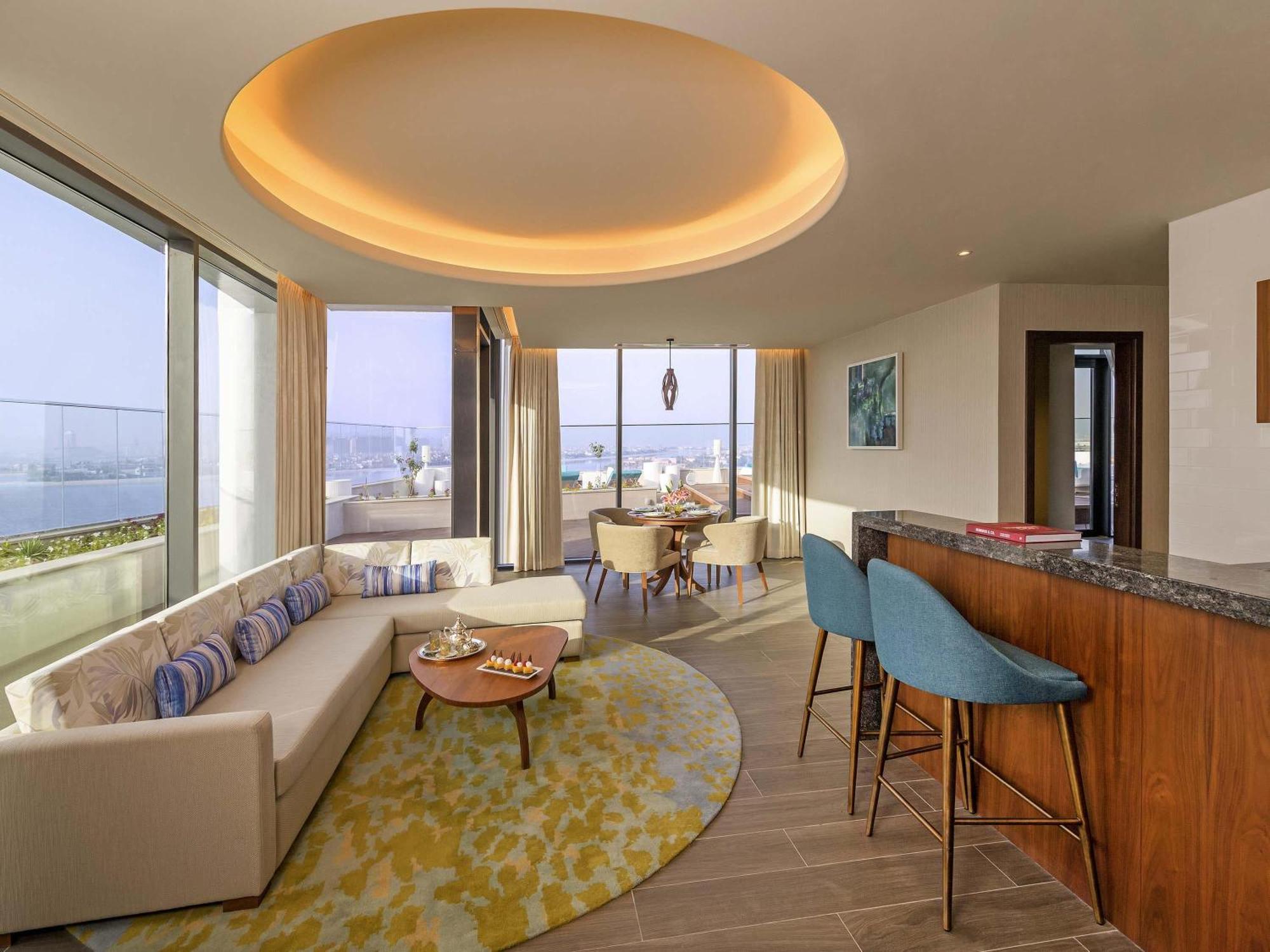 Penthouse King Suite Rooftop Terrace Palm Sea View Club Lounge or Beach Access