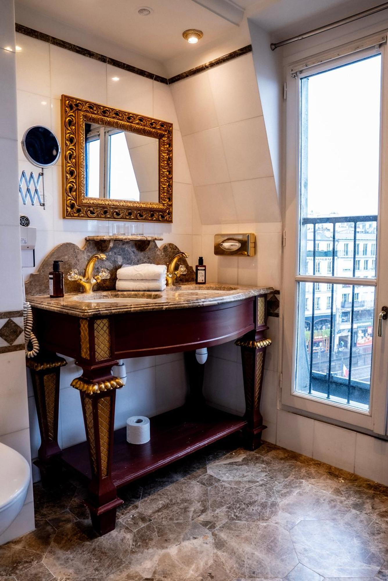 Junior Suite Spa Bath