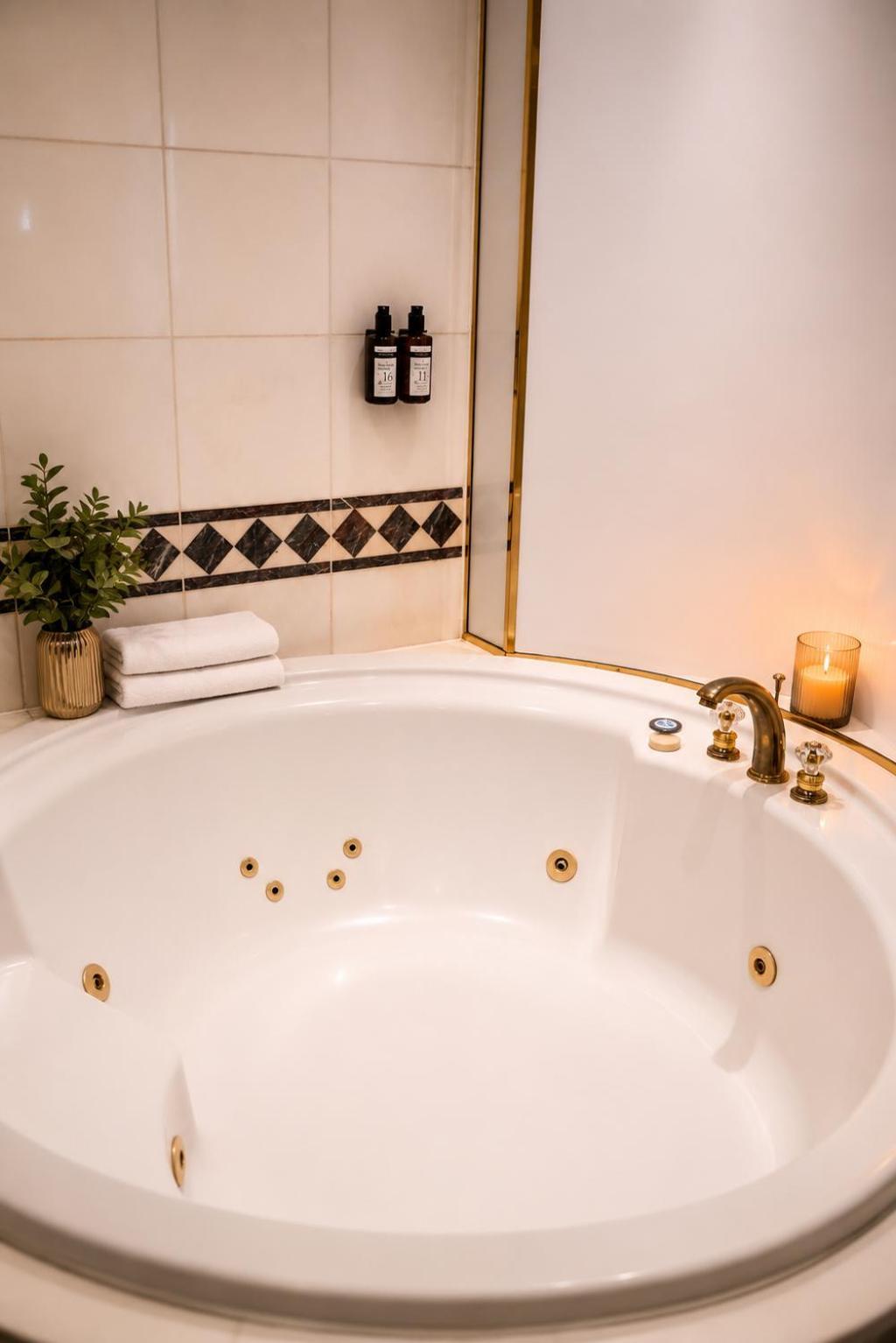 Junior Suite Spa Bath