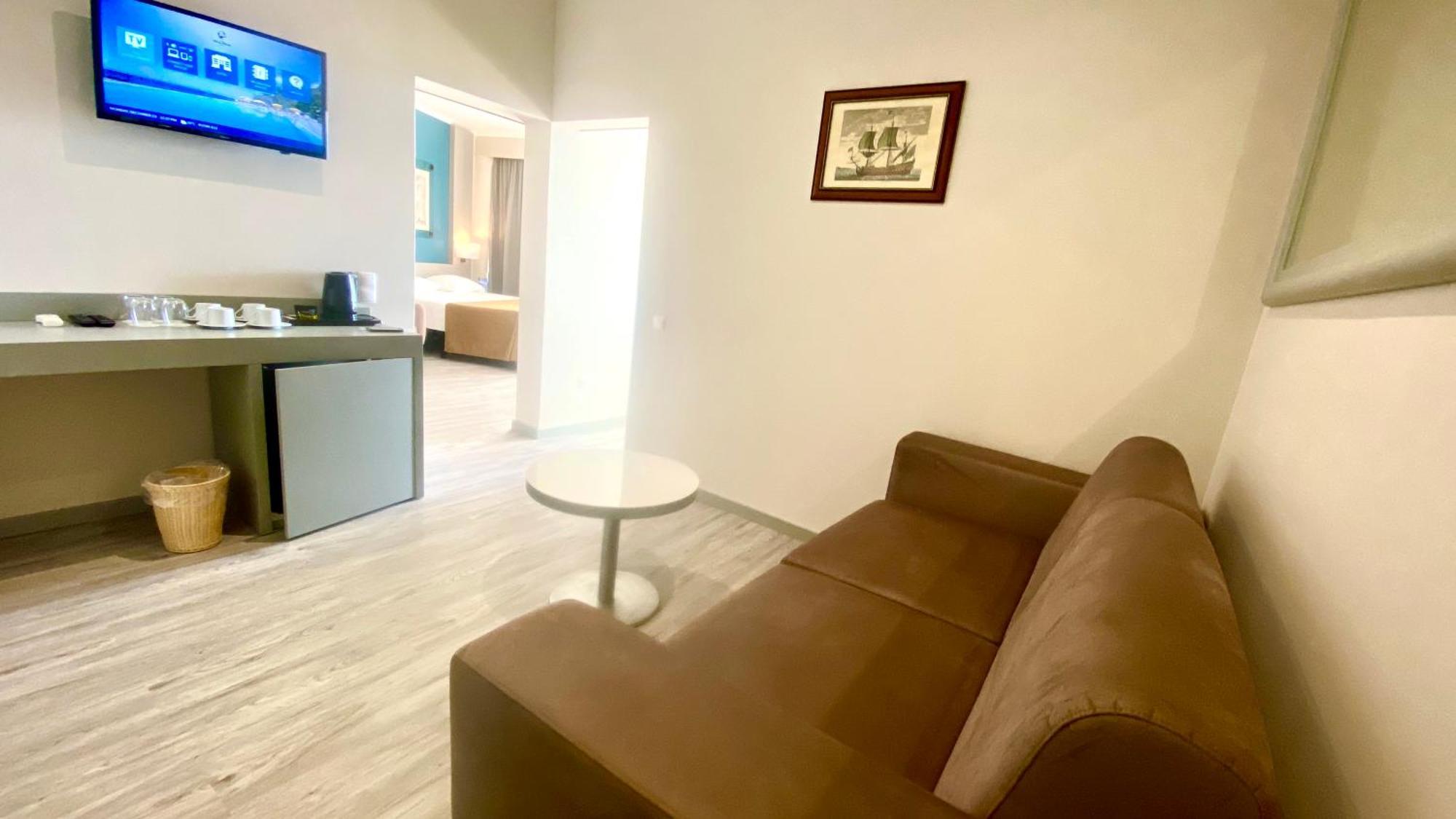Deluxe Suite