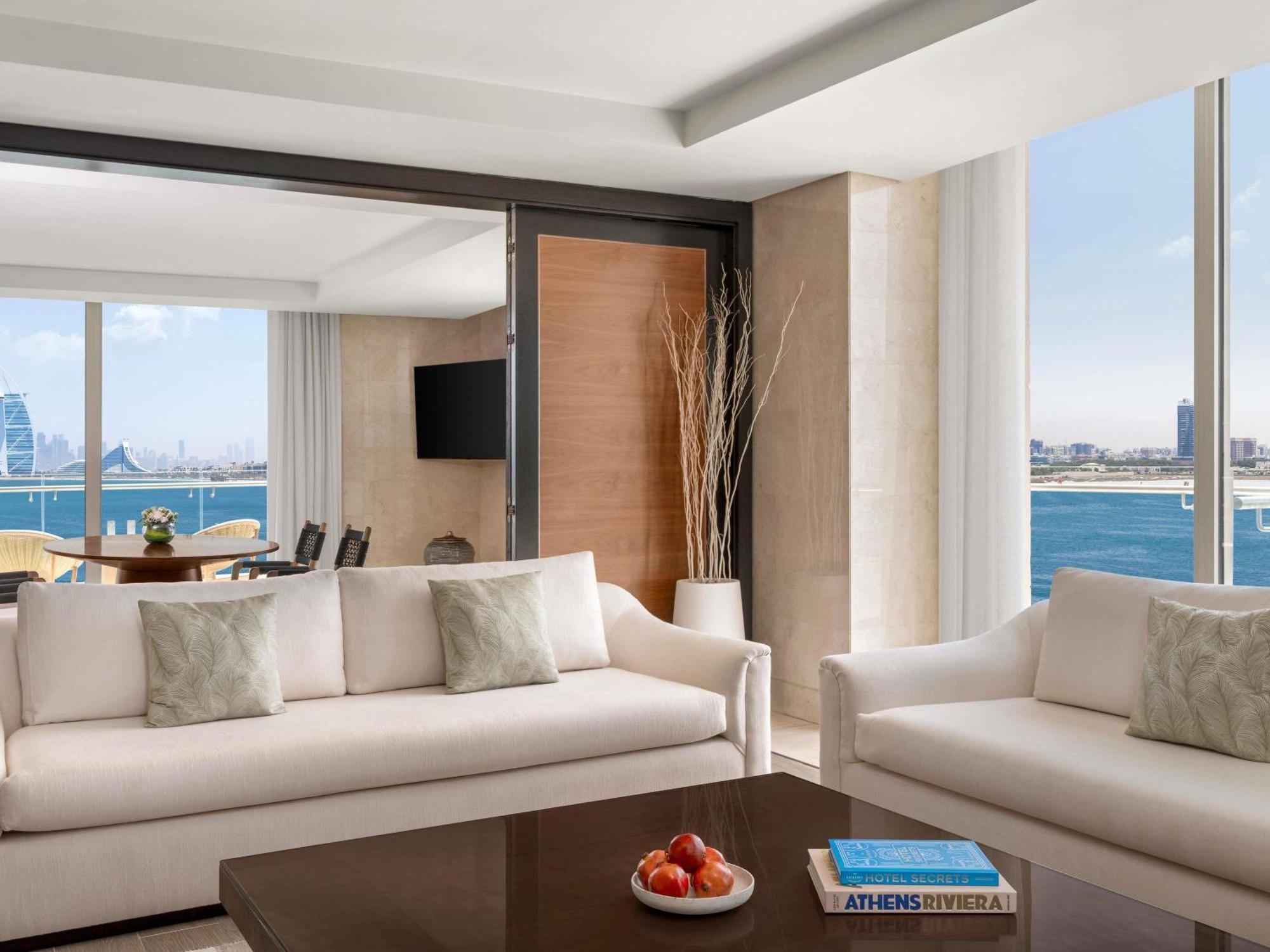 King Suite Panoramic Sea View