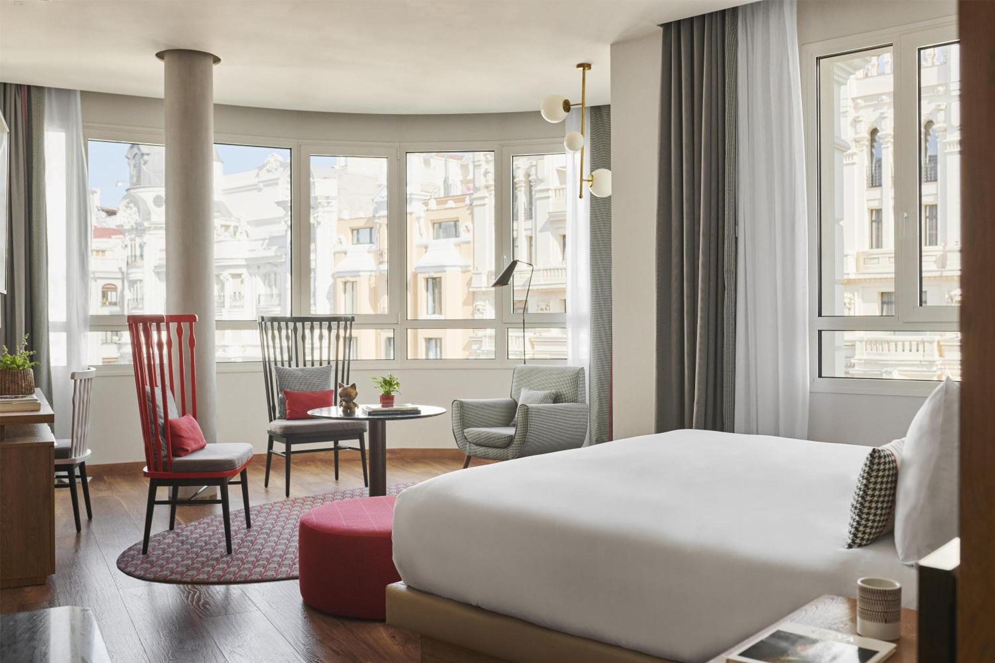 Apartament typu Junior Suite z widokiem na ulicę Gran Via