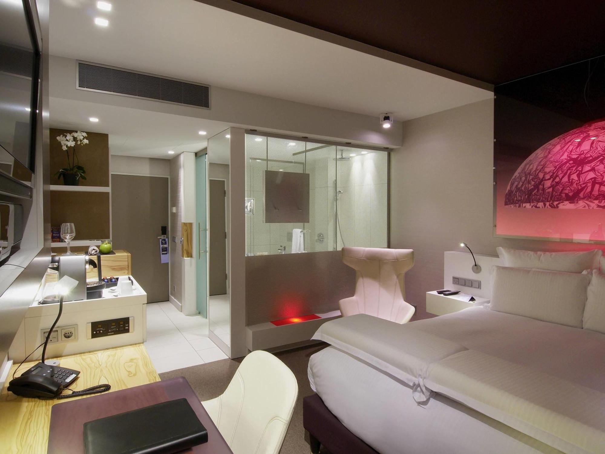 Deluxe Queen Room
