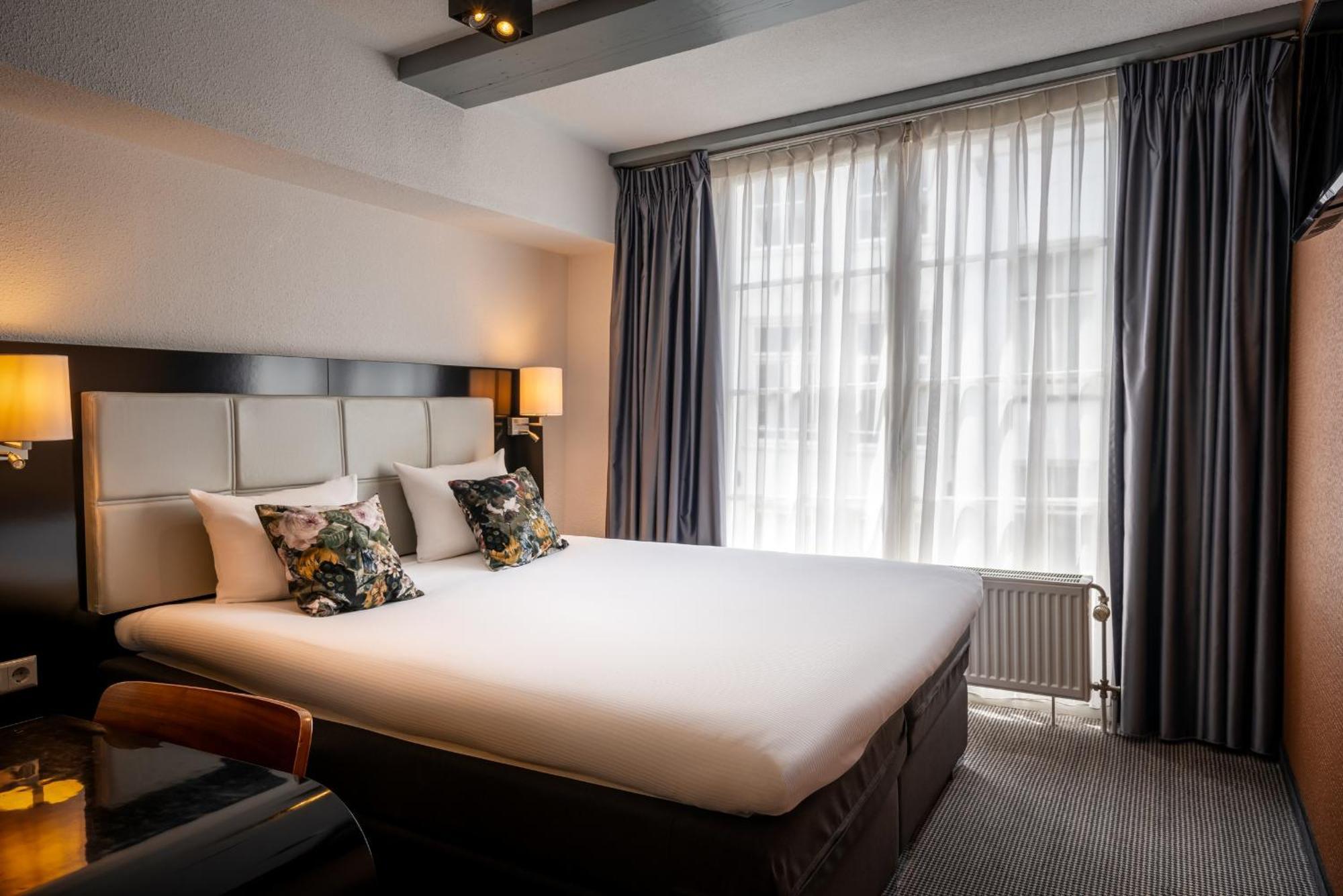 Double Room Limited View