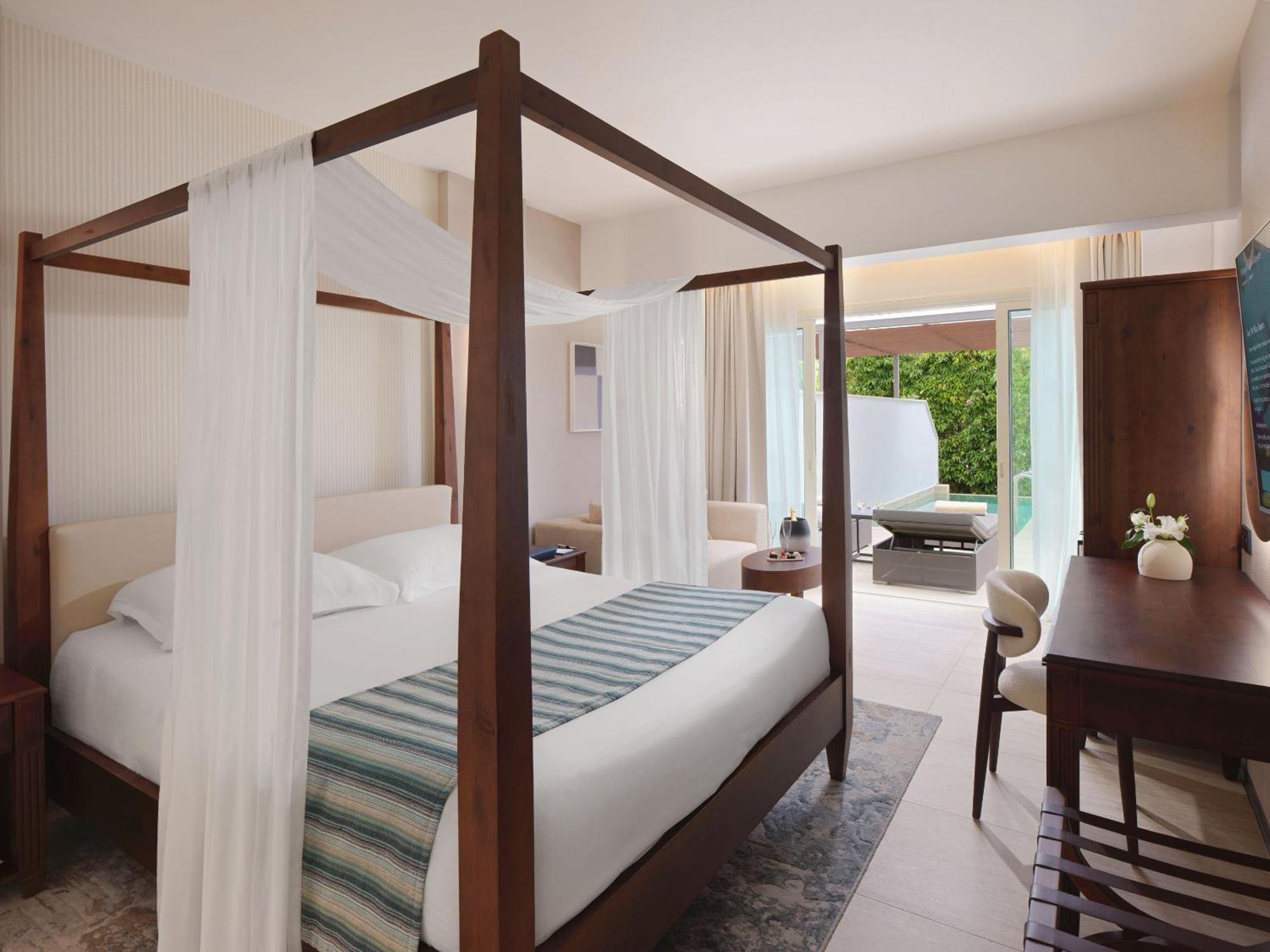 Fisherman's Junior Suite Private Pool 18 years old