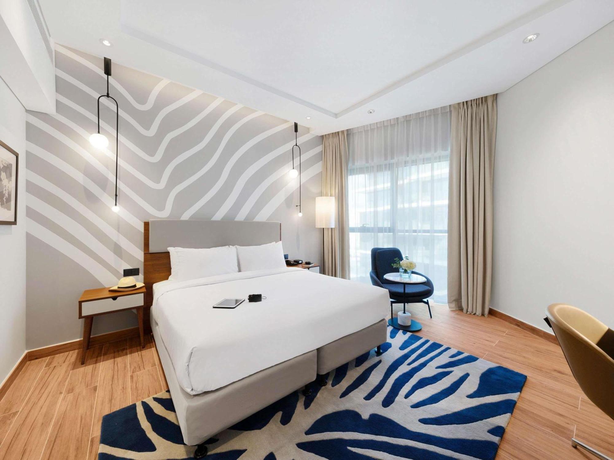 Deluxe Studio Apartment Private Beach Access