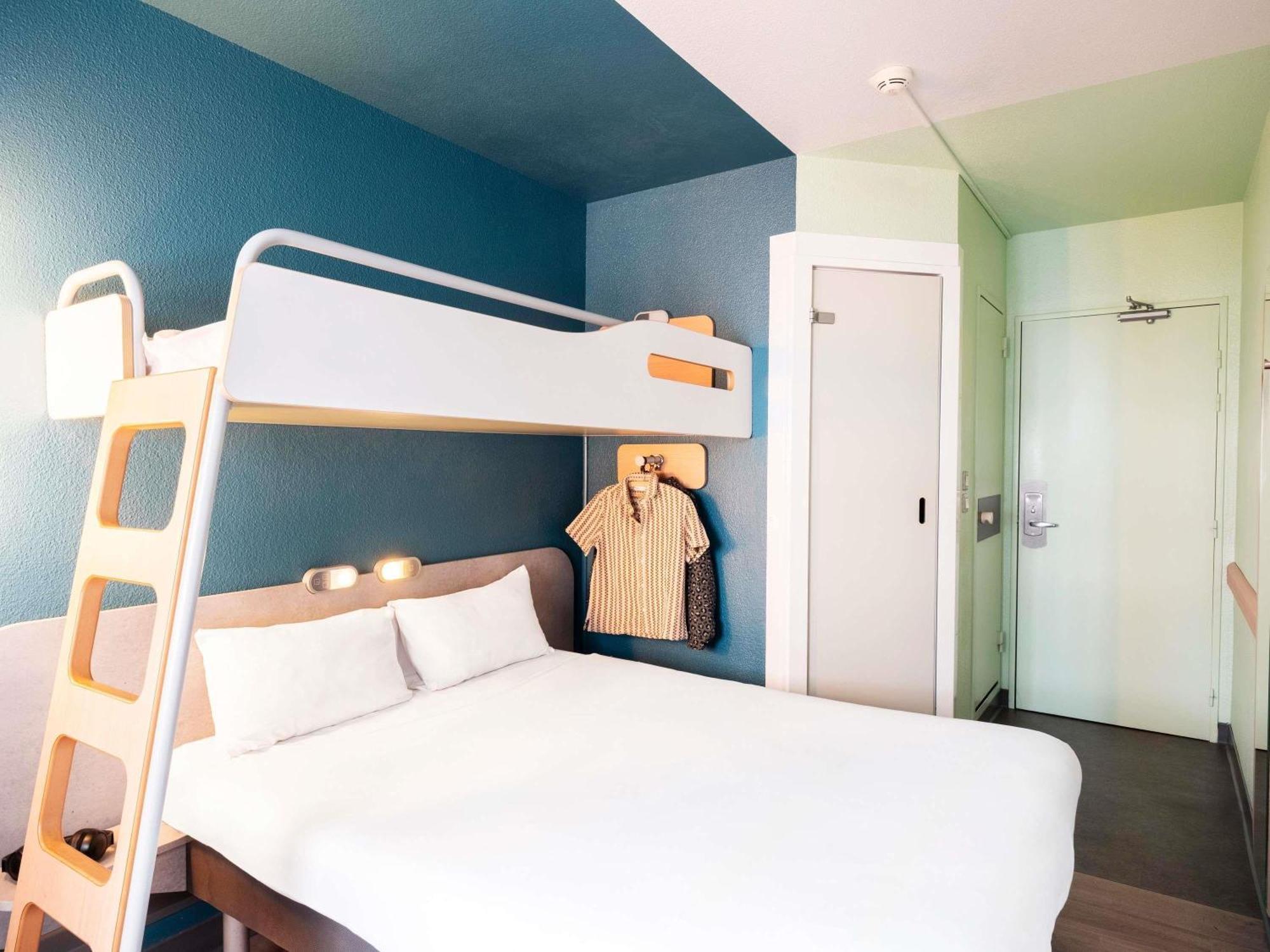 Triple Room One Double Bed One Bunk Bed